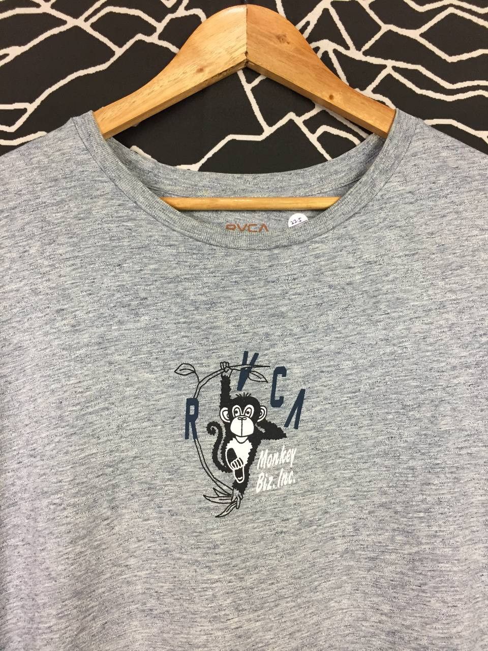 RVCA × Vintage RVCA Artis Network Program Monkey Biz.Inc. Graphic Tee Size US M / EU 48-50 / 2 - 6 Thumbnail
