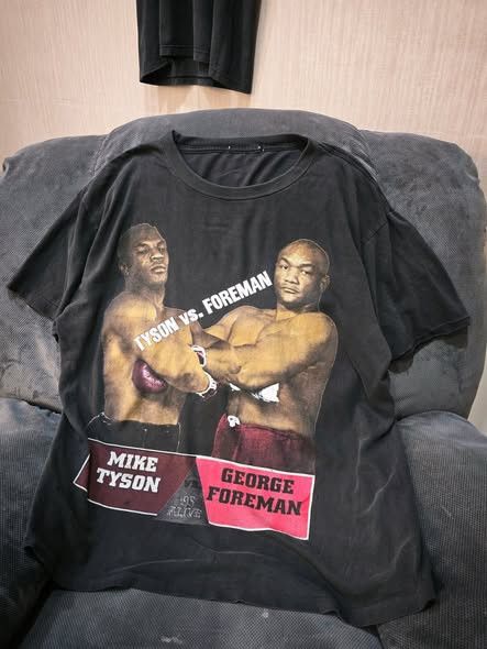 Vintage Vintage TYSON vs FOREMAN - 1995s T-shirtt RAP TEE Size US XL / EU 56 / 4 - 1 Thumbnail