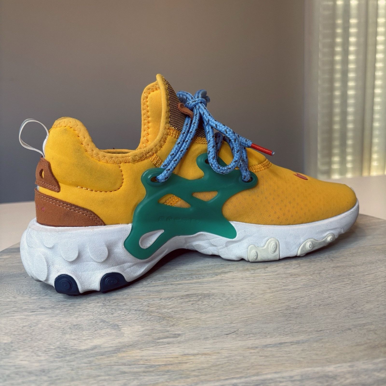 Nike Nike React Presto University Gold Men's Sneakers US Size 8 Size US 8 / EU 41 - 5 Thumbnail