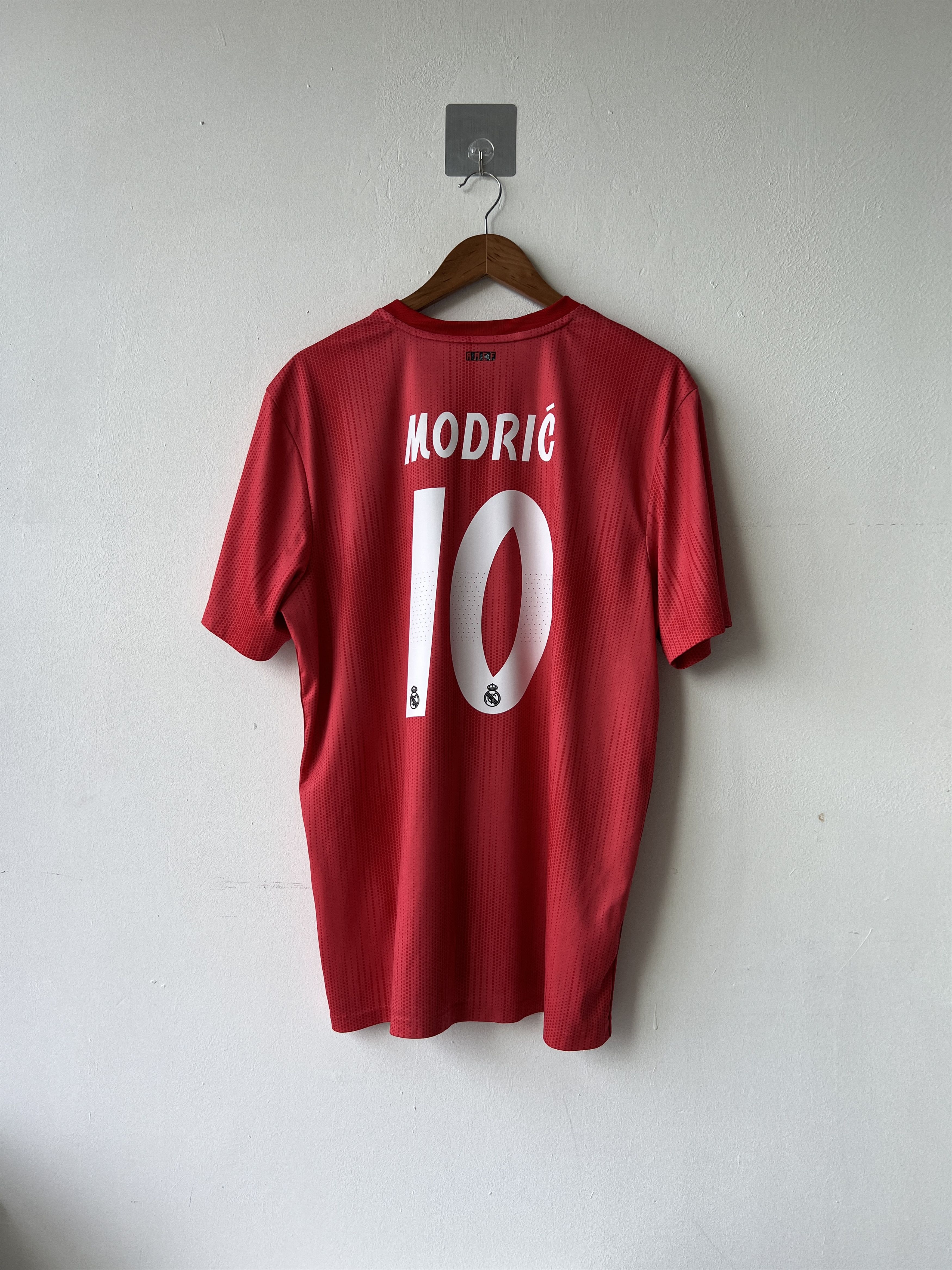 Adidas (XL) Real Madrid 2018-19 Third Shirt Modric #10 Kit Size US XL / EU 56 / 4 - 1 Thumbnail