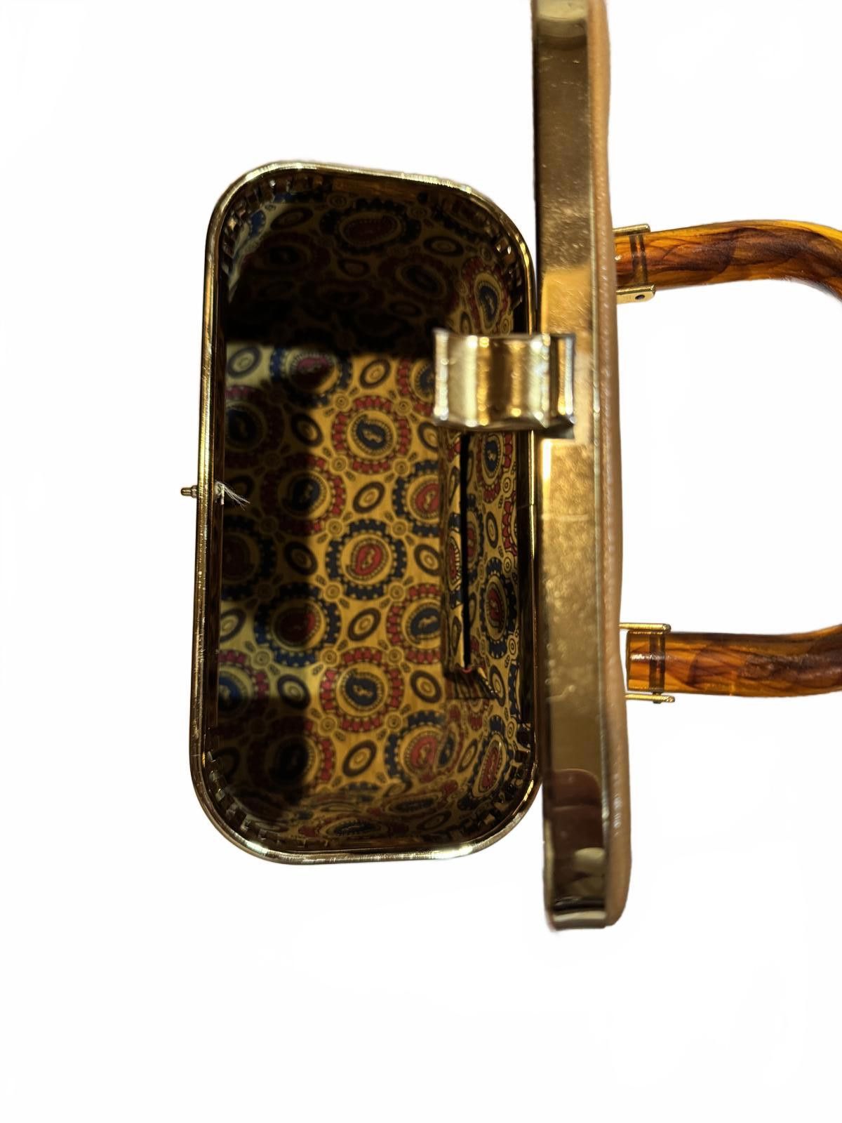 Designer Vintage 1950's Florida Box Purse w/ Amber Lucite Handle Size ONE SIZE - 6 Thumbnail