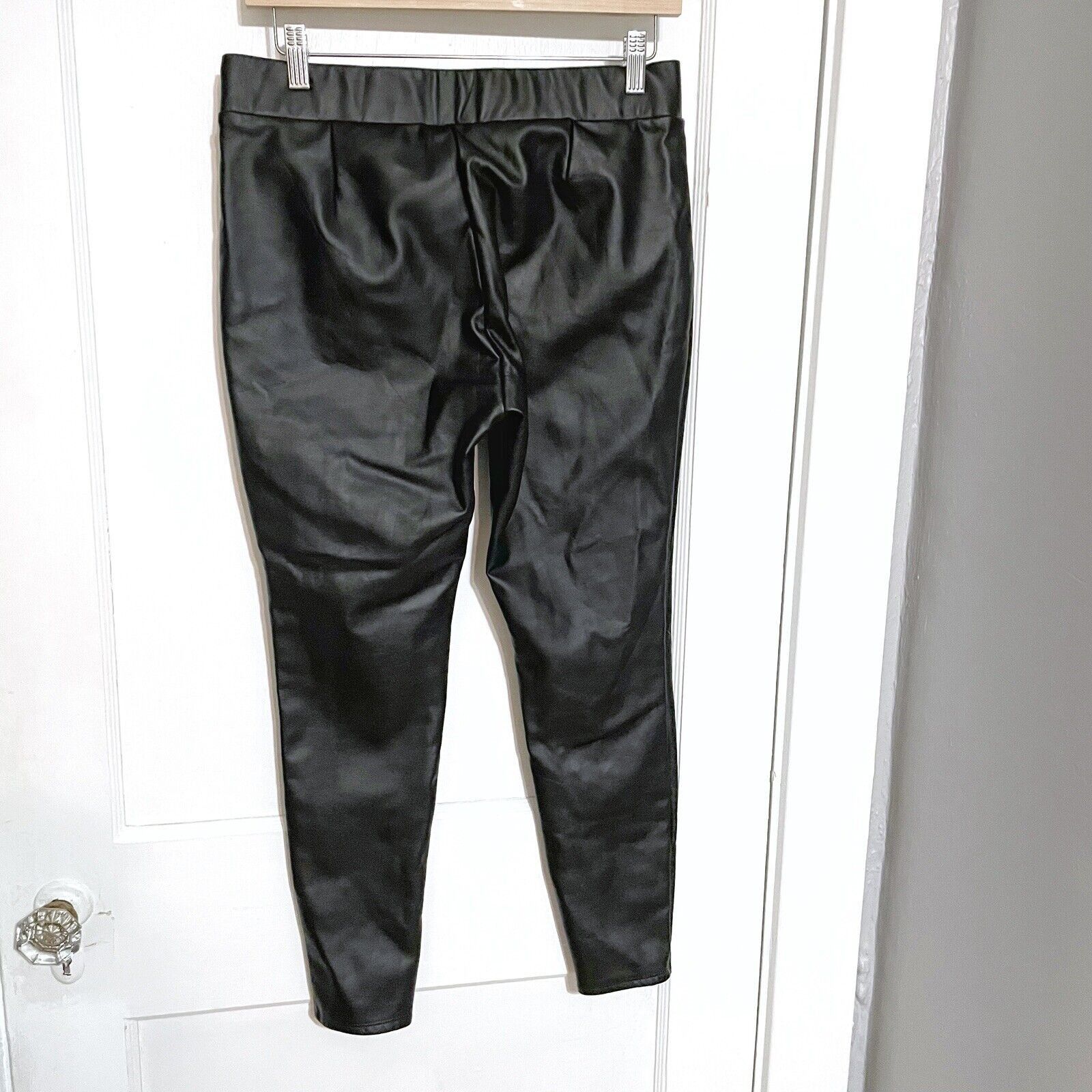Loft Ann Taylor Loft Women’s Medium M Faux Leather Black Pants Size 30" / US 8 / IT 44 - 2 Thumbnail