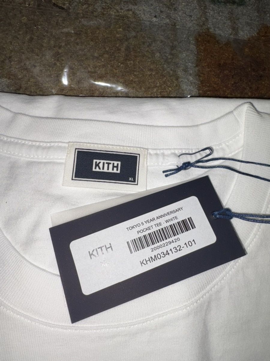 Kith Kith Tokyo 5 Year Anniversary Pocket Tee White Size US XL / EU 56 / 4 - 3 Thumbnail