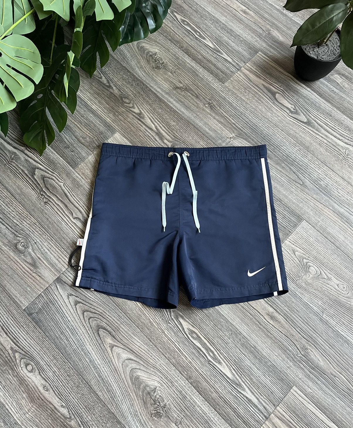 Nike NIKE SWOOSH Y2K NYLON SHORTS Size US 32 / EU 48 - 2 Thumbnail