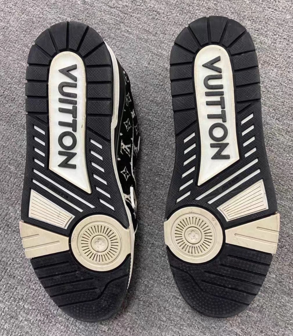 Louis Vuitton Louis Vuitton Black and White Trainer Lace Up Low Top Fash Size US 8.5 / EU 41-42 - 2 Thumbnail