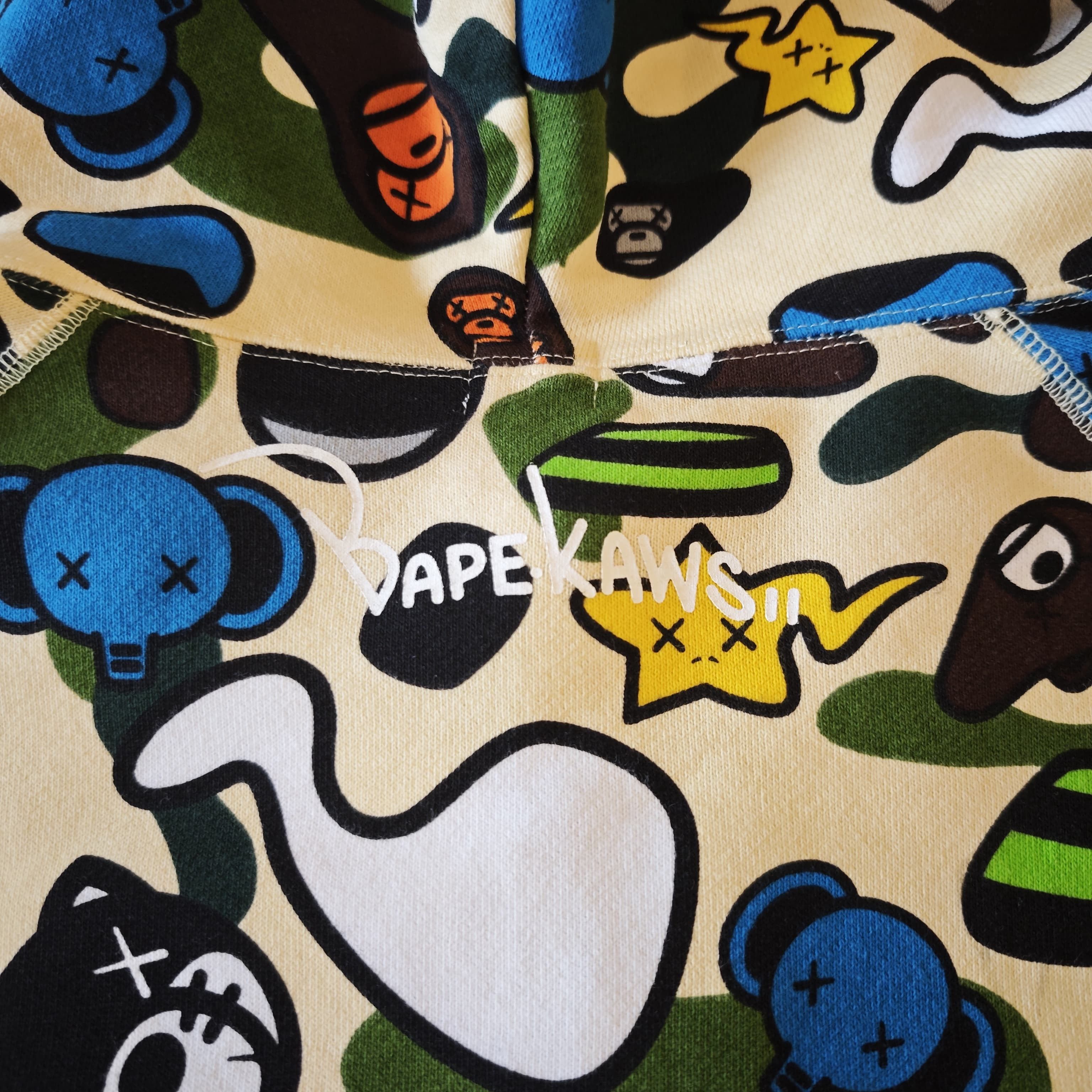 Bape × Kaws BAPE X KAWS BABY MILO HOODIE Size US XL / EU 56 / 4 - 8 Thumbnail
