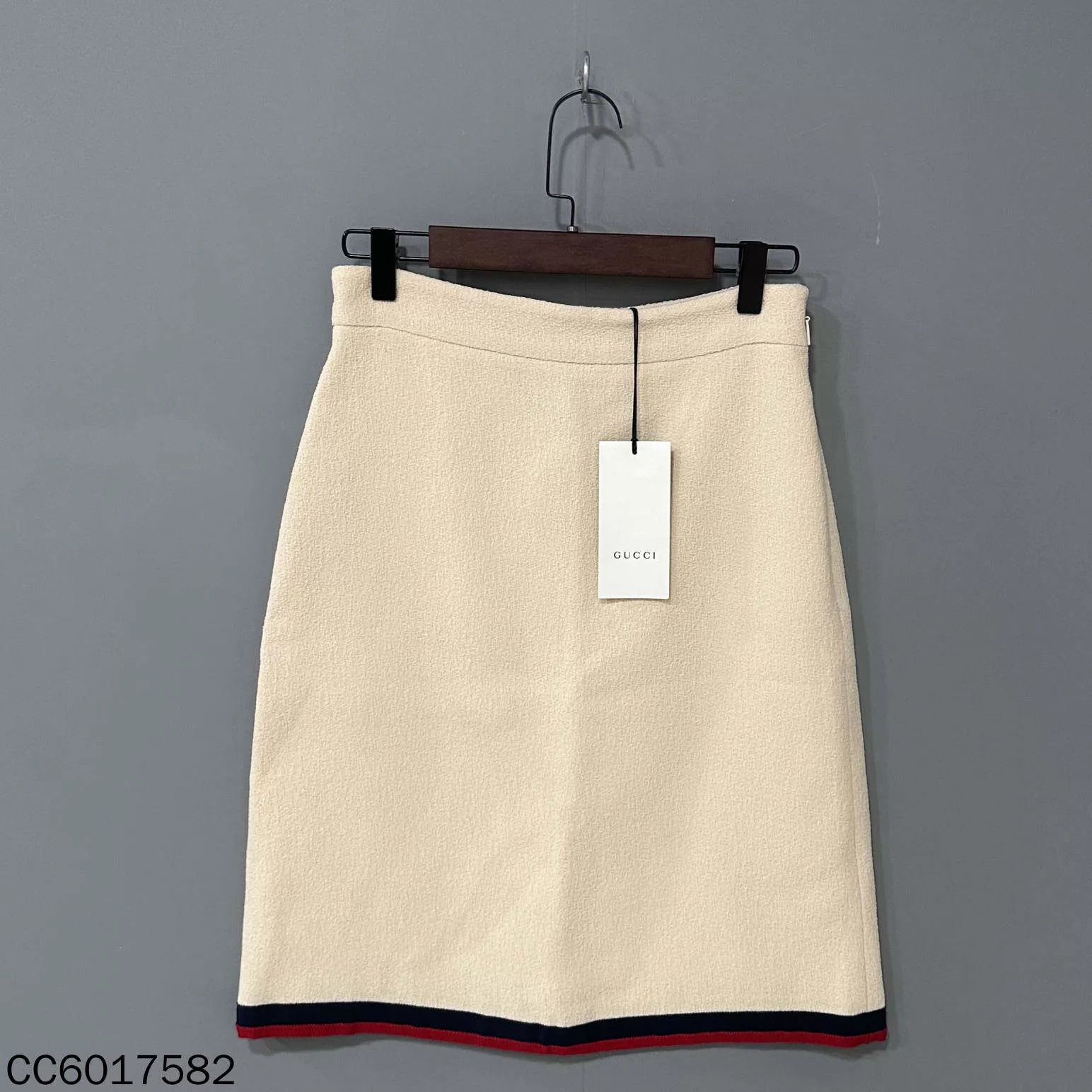 Gucci GUCCI cream striped short skirt 40 Size 27" / US 4 / IT 40 - 1 Thumbnail