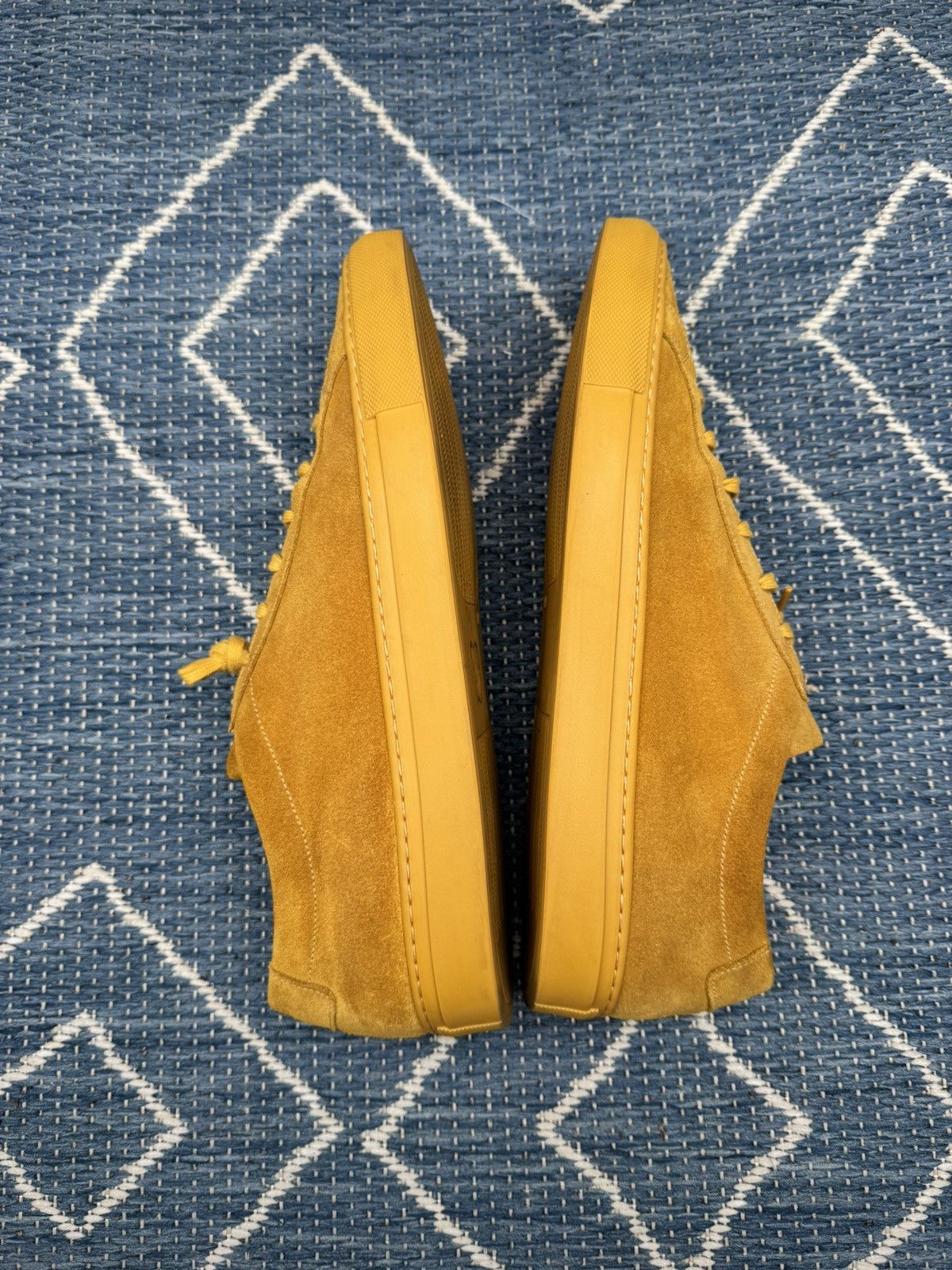 Common Projects Common Projects Achilles low yellow suede size 45–12 Size US 12 / EU 45 - 4 Thumbnail