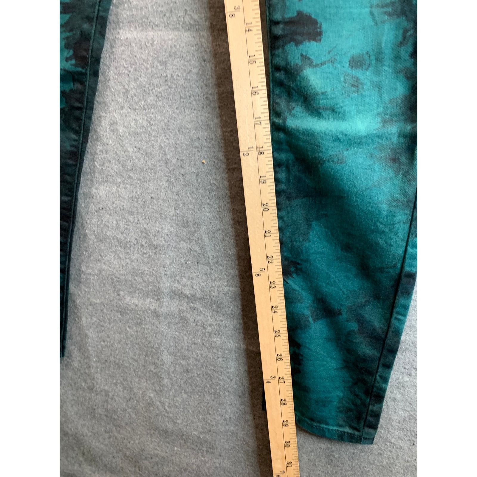American Eagle Outfitters American Eagle Outfitters Tie Dye Size 0 Green Size 25" / US 0 / IT 36 - 7 Thumbnail