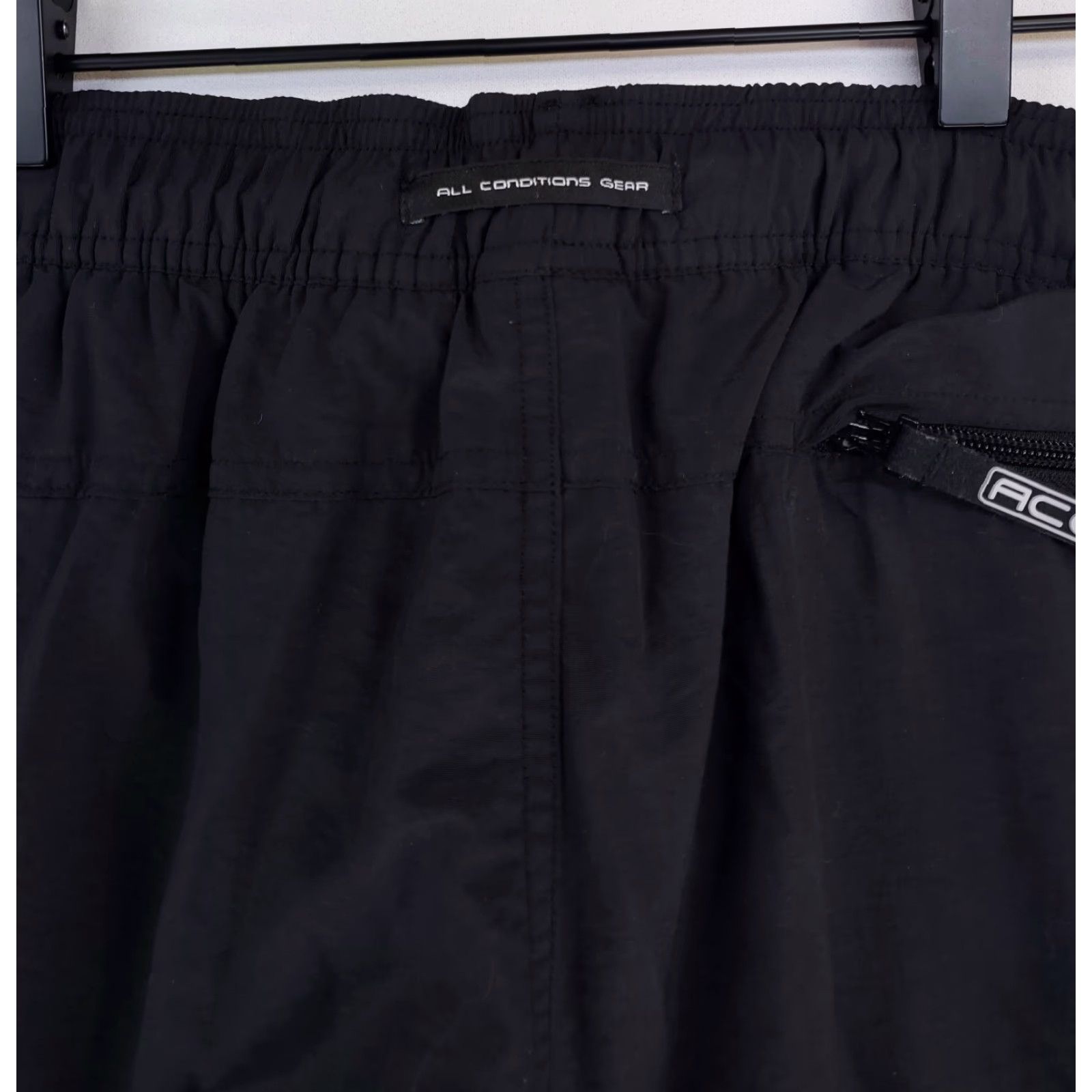 Nike ACG Nike ACG Hiking Shorts Drawstring Elastic Waist Black Mens L (36-38 W Actual) Size US 33 - 6 Thumbnail