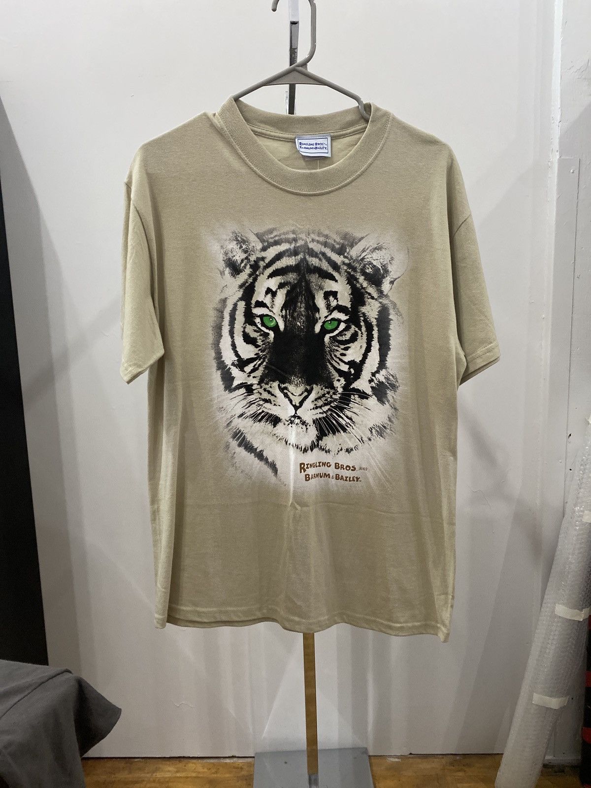 Other Vintage Ringling Brothers White Tiger T-Shirt Size US M / EU 48-50 / 2 - 2 Thumbnail