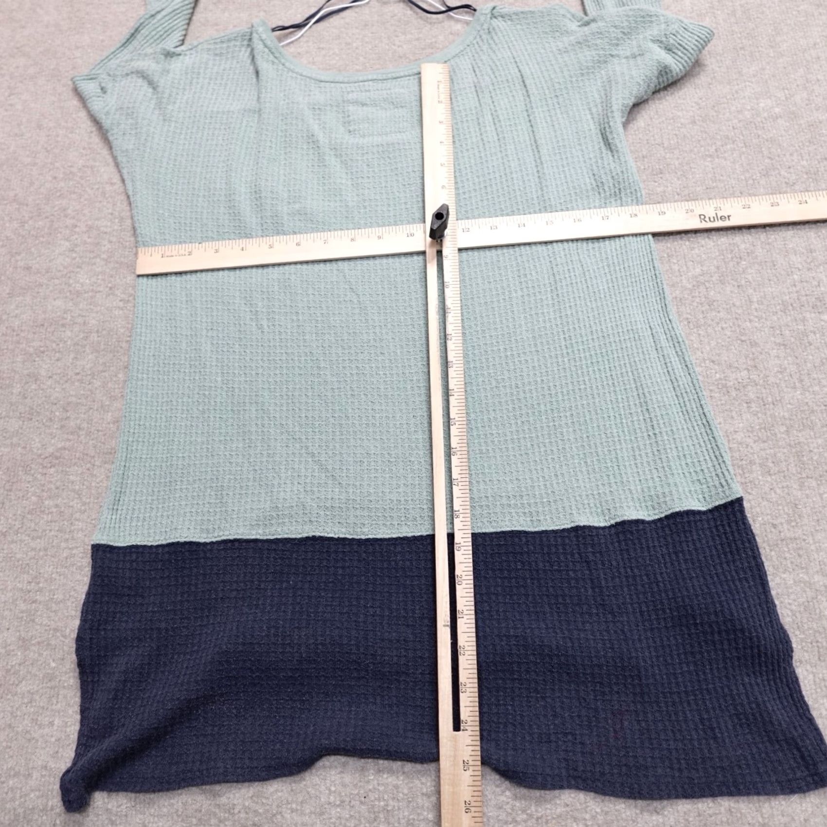 Free People Free People Top M Blue Teal Colorblock Long Sleeve Thermal Waffle Pocket Shirt Womens Size M / US 6-8 / IT 42-44 - 4 Thumbnail