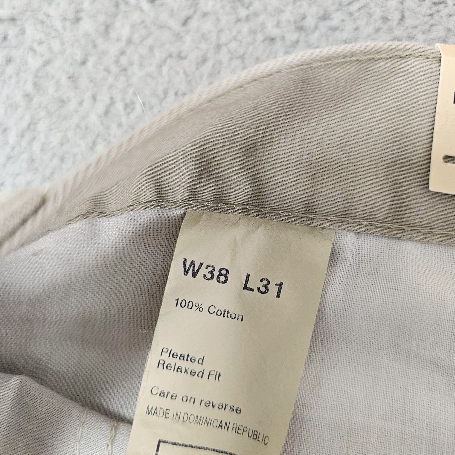 Dockers Dockers Pants Mens 38x31 Chino Relaxed Fit Cotton Beig e Washed Wrinkle Resistant Pleated Front Zip Fly BeltLoops Pockets 38 Regular Mens Size US 38 / EU 54 - 3 Thumbnail