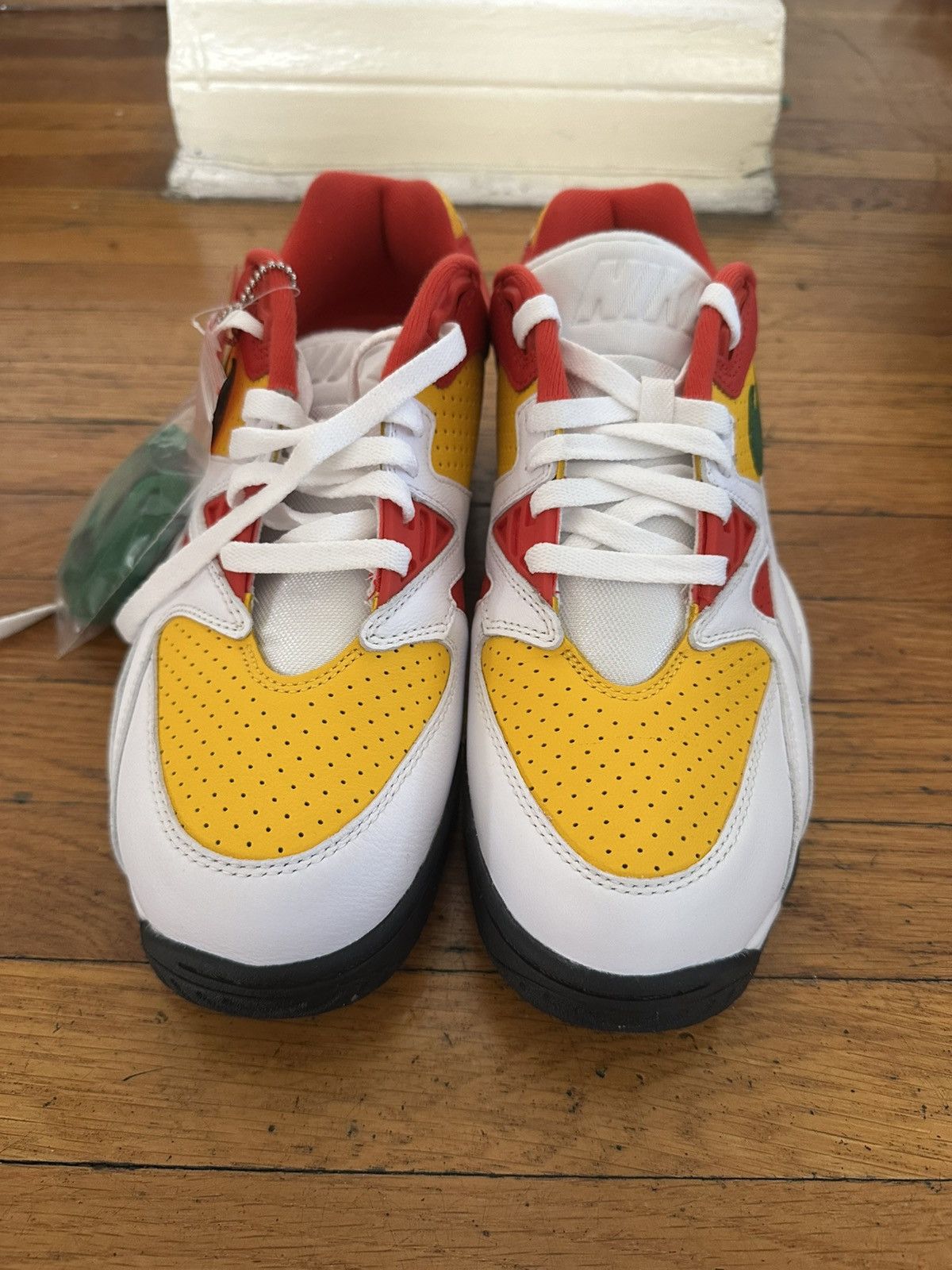Nike × Supreme Supreme x Air Cross Trainer 3 Low 'White University Gold' Size US 11 / EU 44 - 3 Thumbnail