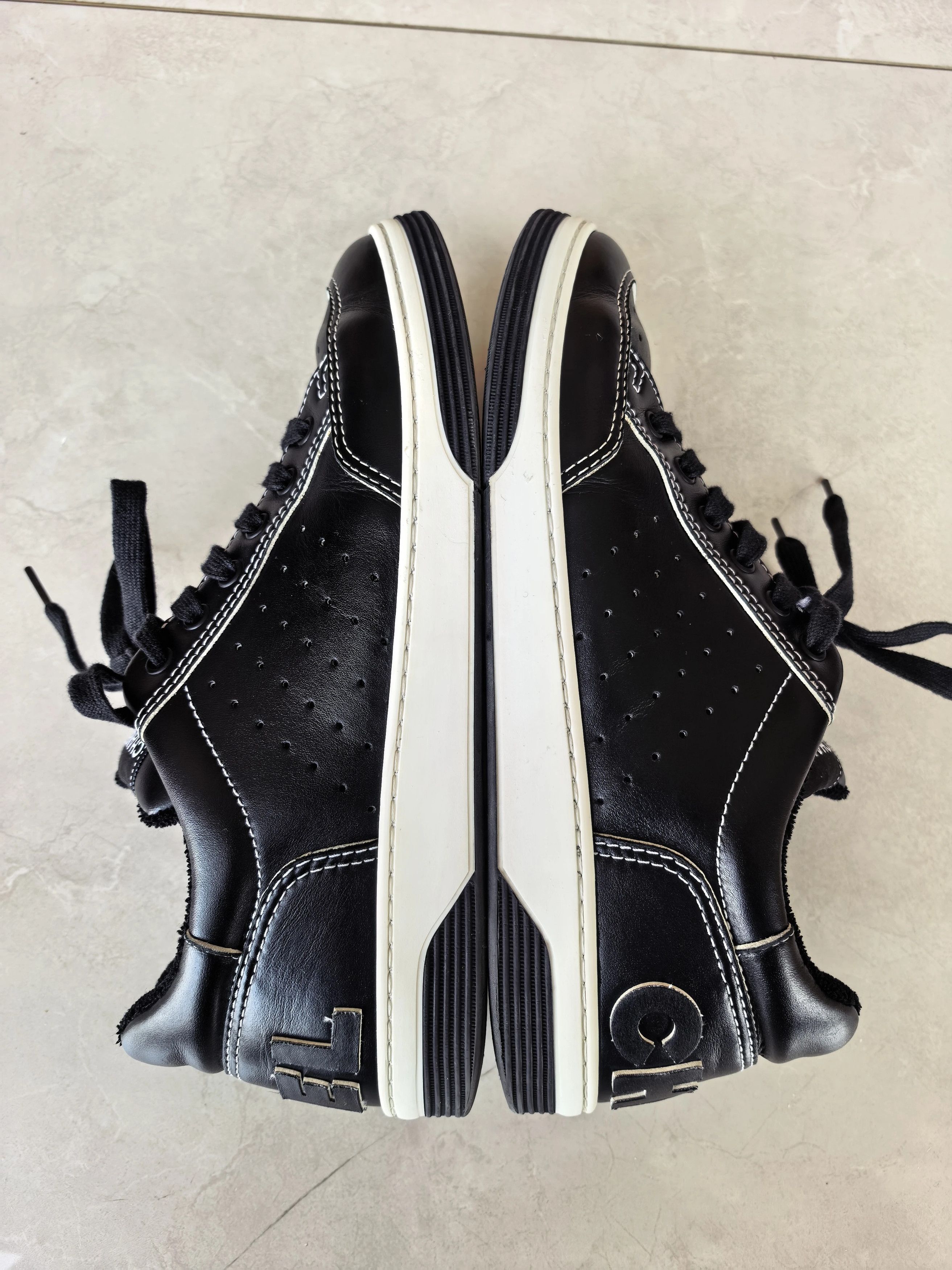 Chanel Chanel Leather Logo Back Sneakers 42 (Fits 43) Size US 9 / EU 42 - 6 Thumbnail