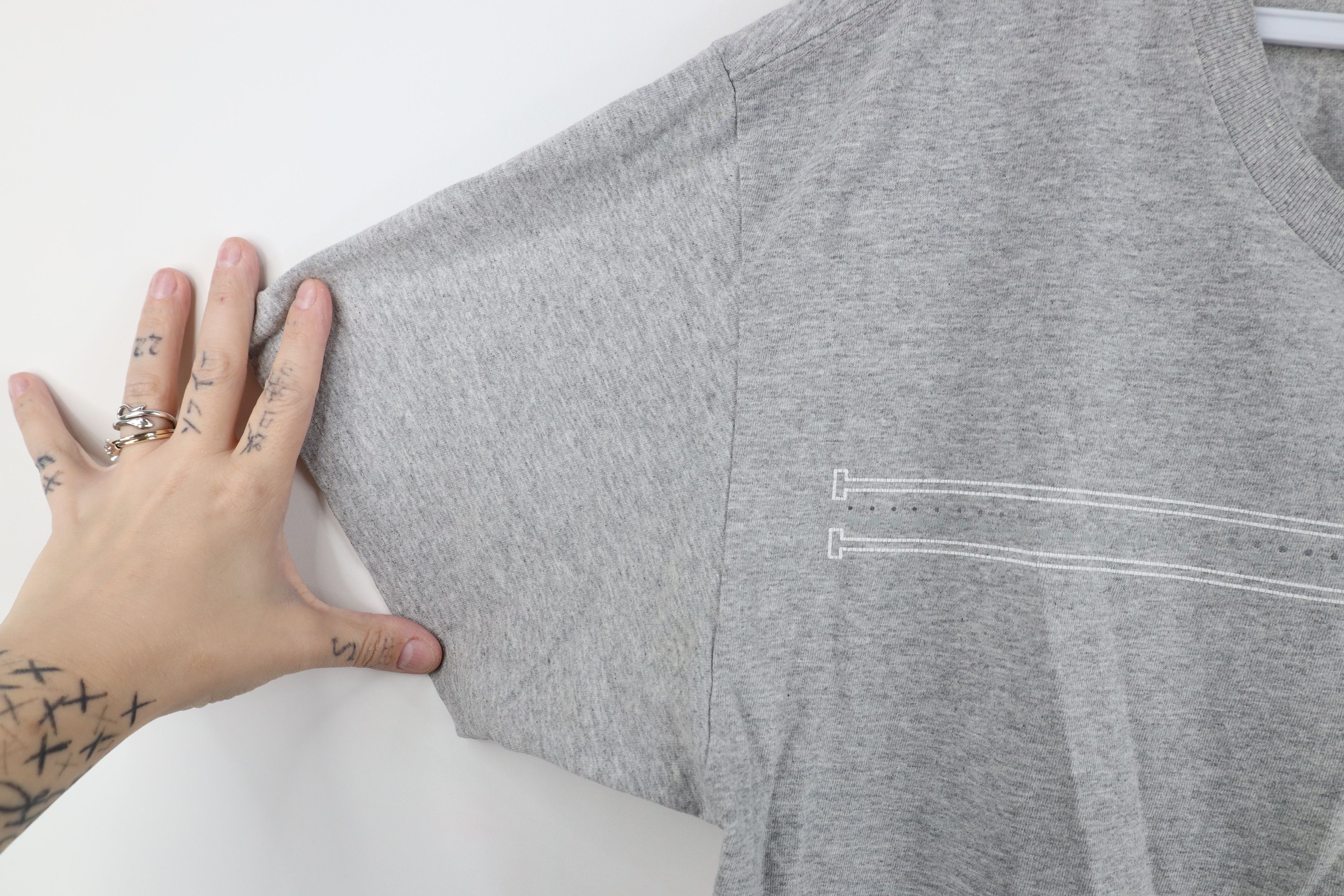 Nike Vintage Y2K Nike Swim Travis Scott Mini Swoosh T-Shirt Gray Size US L / EU 52-54 / 3 - 9 Thumbnail
