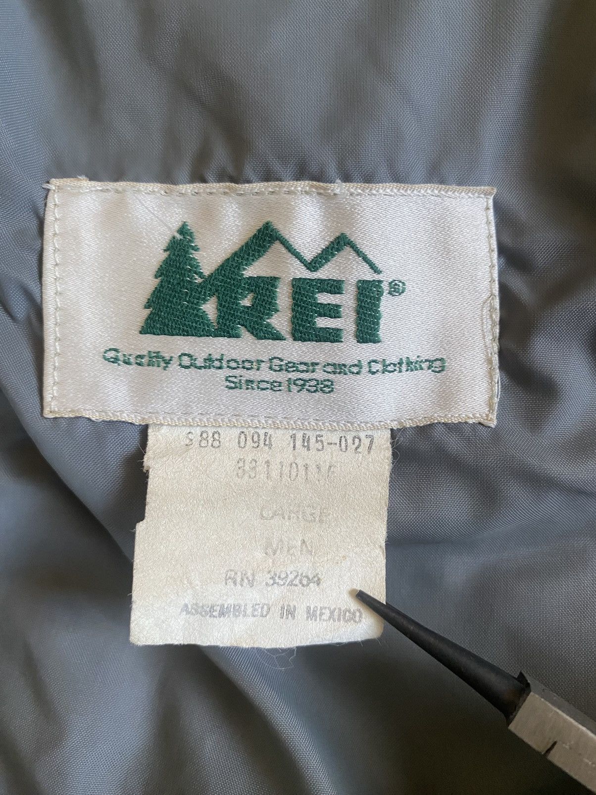 Rei × Vintage 80’s REI Grey Hooded Windbreaker Jacket Large Size US L / EU 52-54 / 3 - 6 Thumbnail