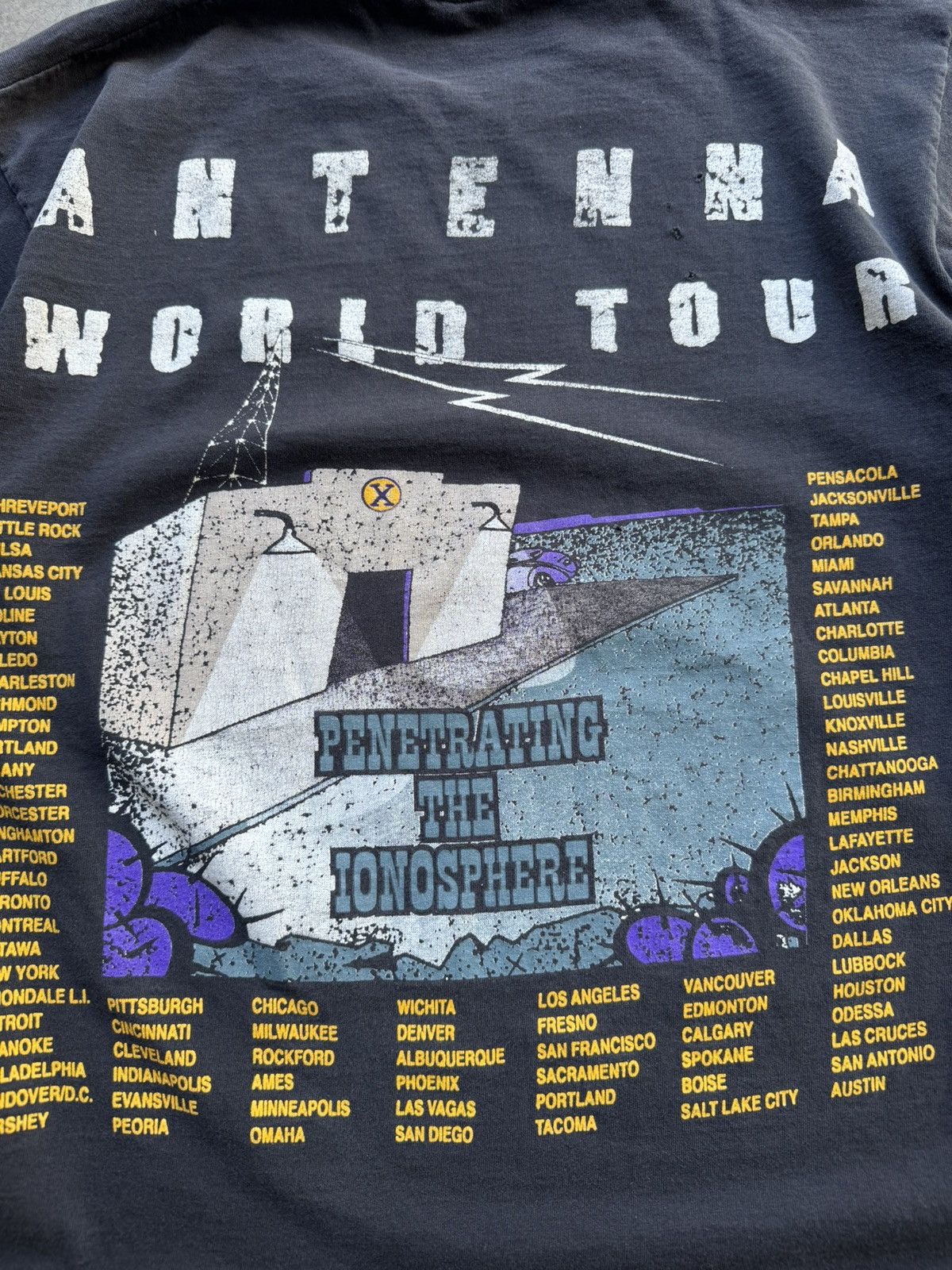 Band Tees × Vintage Vintage 1994 ZZ Top Antenna Graphic Faded Band Tee Size US L / EU 52-54 / 3 - 7 Thumbnail
