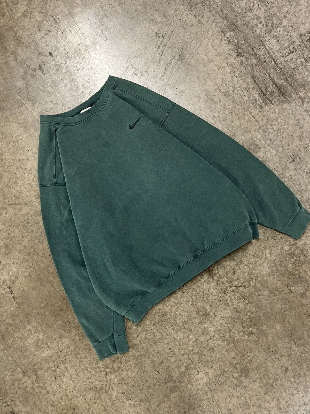 Nike Nike vintage 90s rare teal boxy fit crewneck hype rare Size US L / EU 52-54 / 3 - 2 Thumbnail