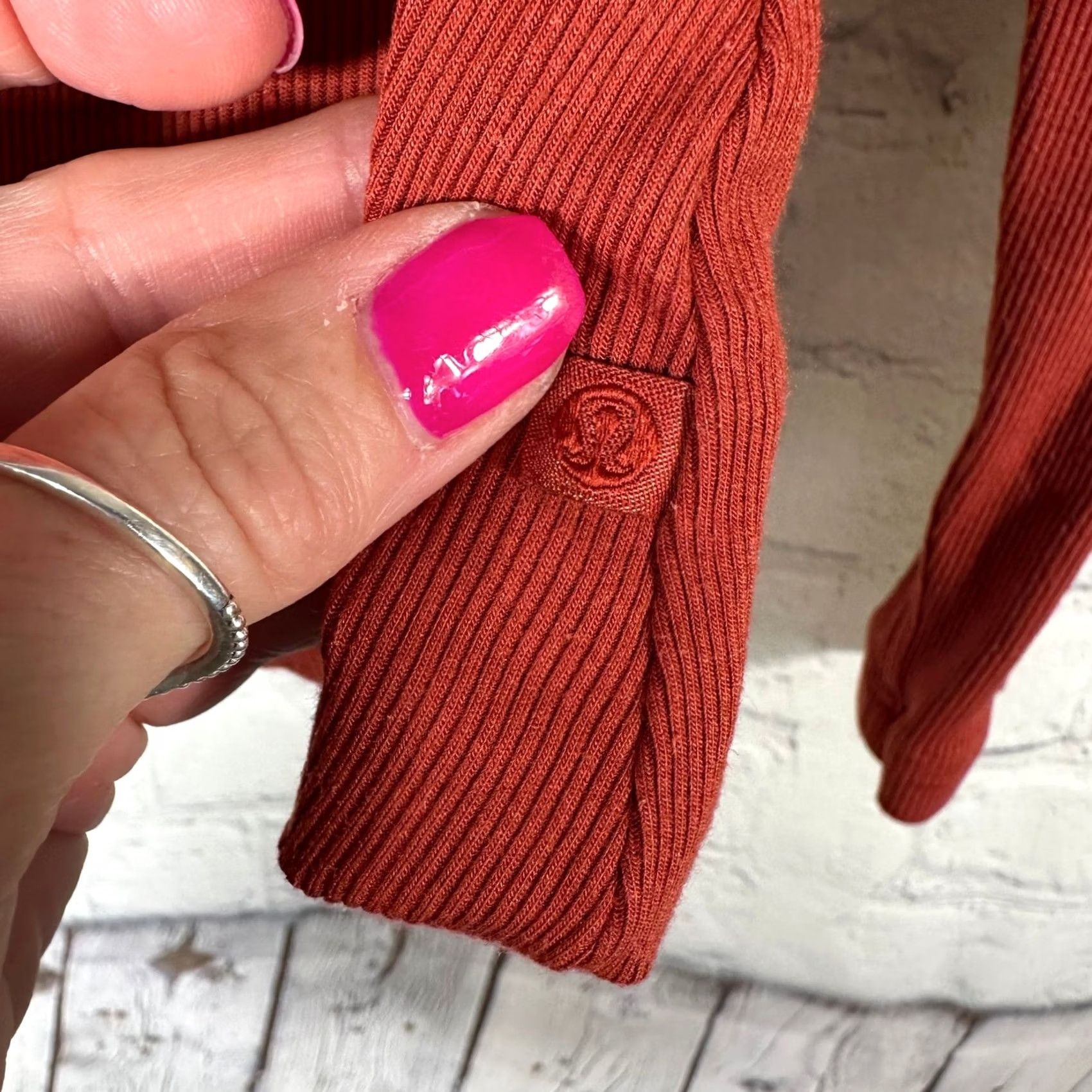 Lululemon Lululemon Gathered Waist Ribbed Long Sleeve Shirt Rust Red LW3GEXS Ladies Crew Neck Pullover Athletic Size S / US 4 / IT 40 - 2 Thumbnail