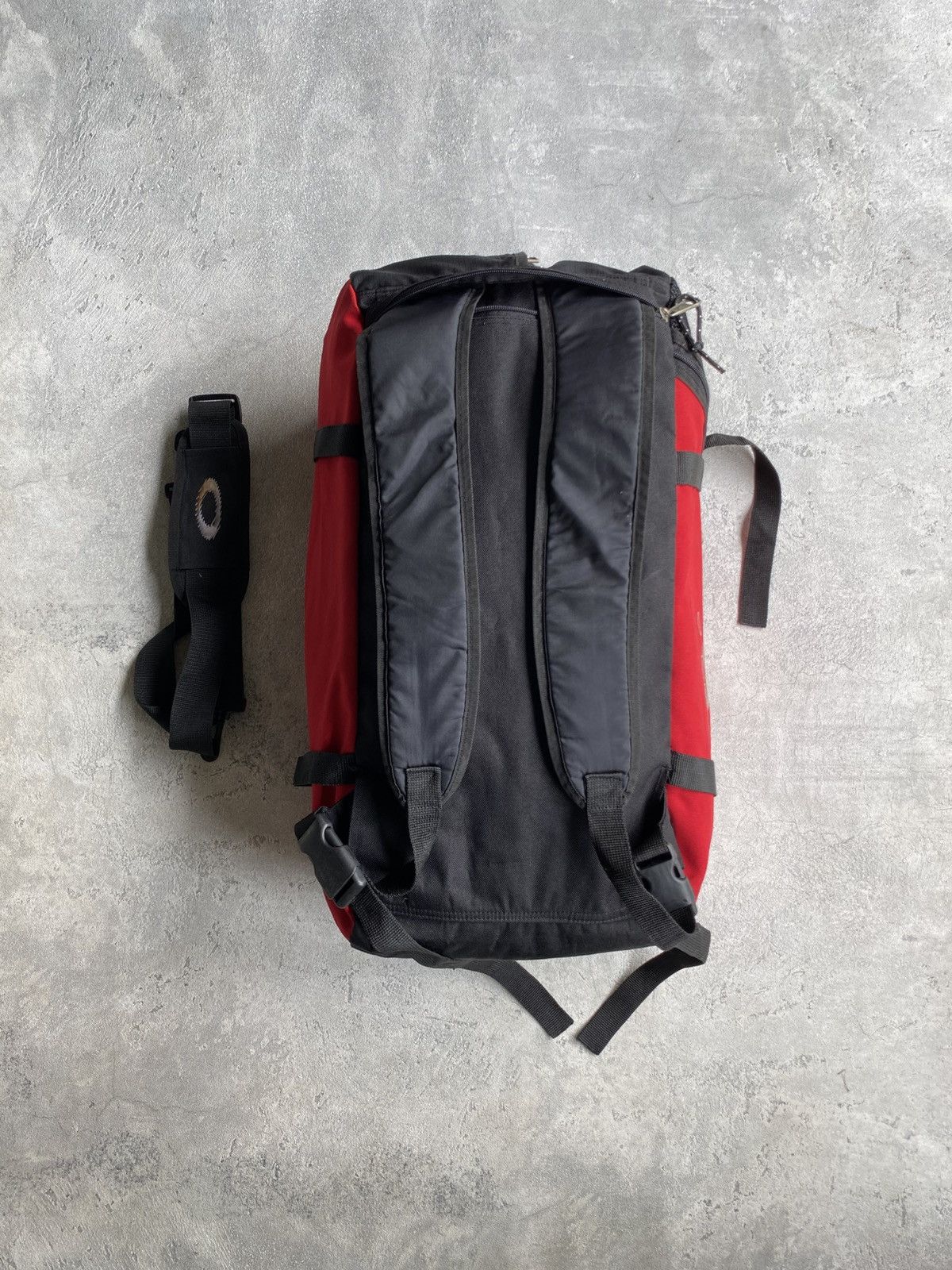 Oakley Vintage Oakley Convertible Duffel Backpack Size ONE SIZE - 4 Thumbnail