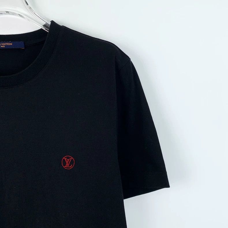 Louis Vuitton Louis Vuitton 22 black logo T shirts with short sleeves Size US S / EU 44-46 / 1 - 3 Thumbnail