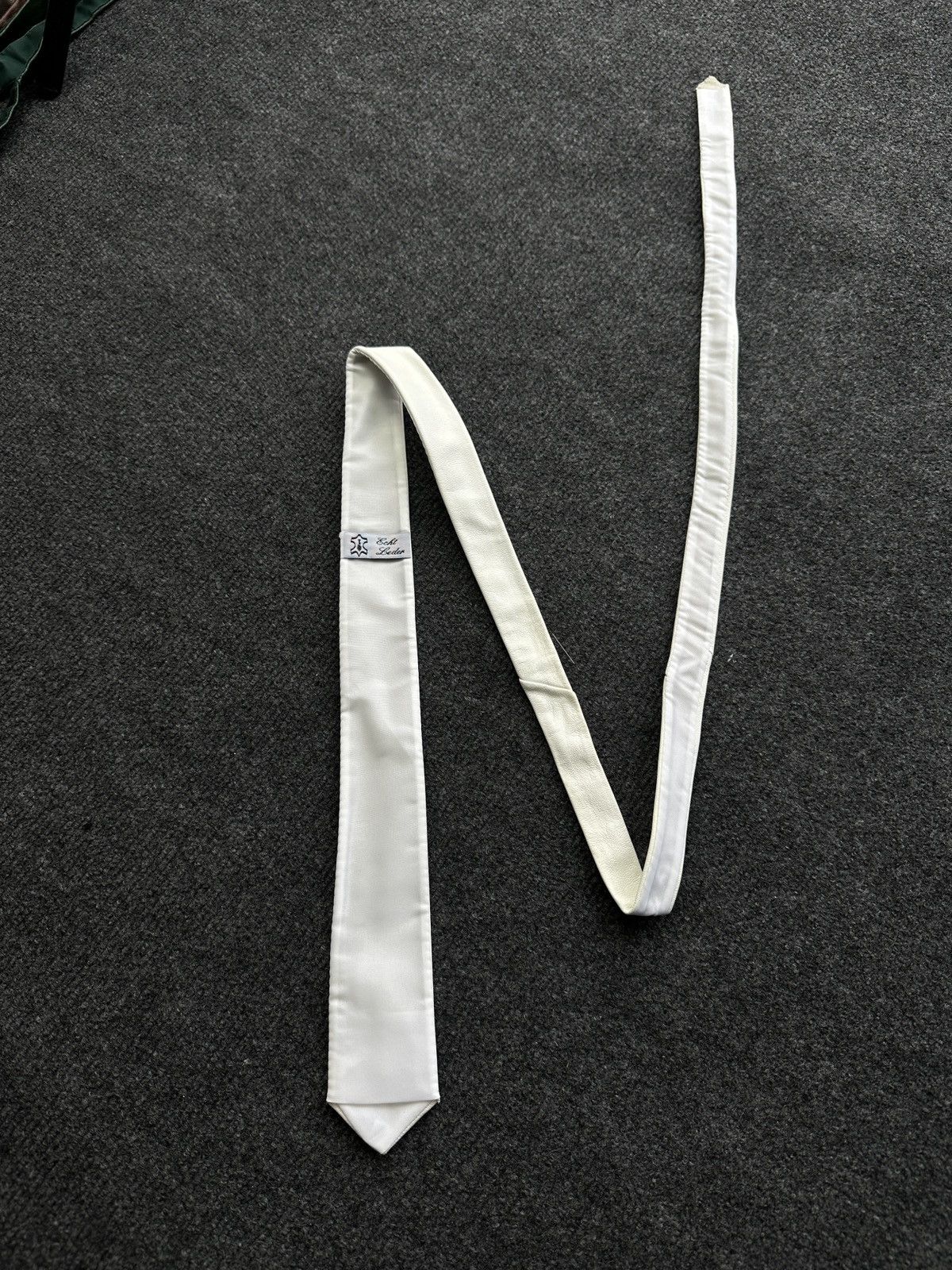 Other 🚨 LEATHER WHITE ITALY TIE LUXURY VNTG RARE OLD MONEY Size ONE SIZE - 1 Thumbnail