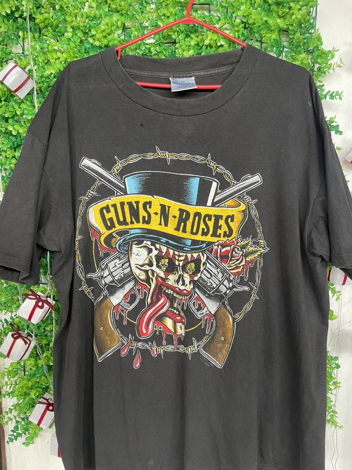 Brockum Brockum x GunsRoses x 90s tee Size US XL / EU 56 / 4 - 1 Thumbnail