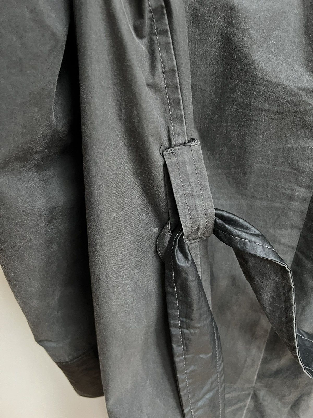 Maison Margiela Maison Margeila grey and black waxed trench coat Size US L / EU 52-54 / 3 - 8 Thumbnail