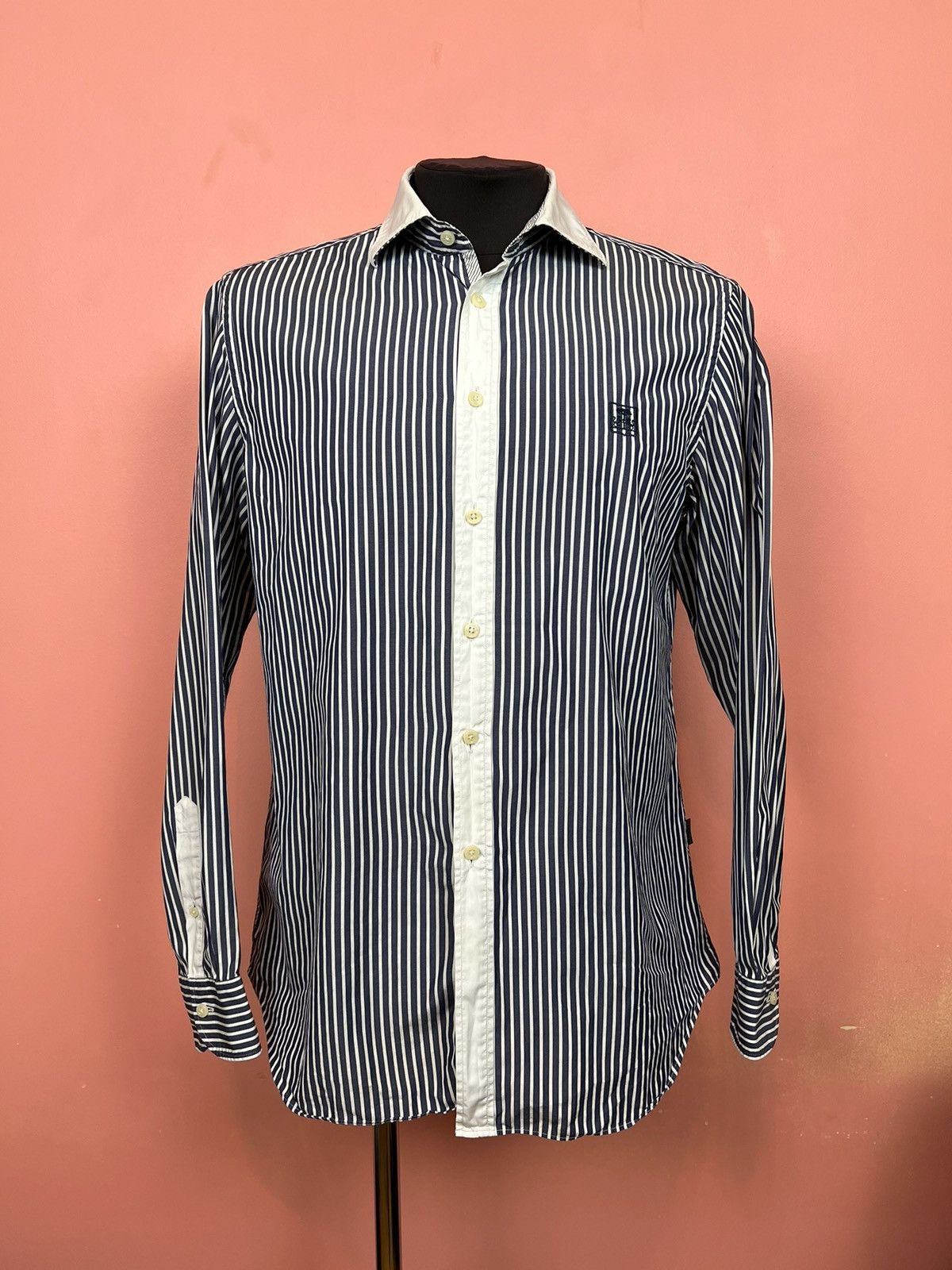 Corneliani Corneliani id shirt button ups luxury casual Size US L / EU 52-54 / 3 - 1 Thumbnail