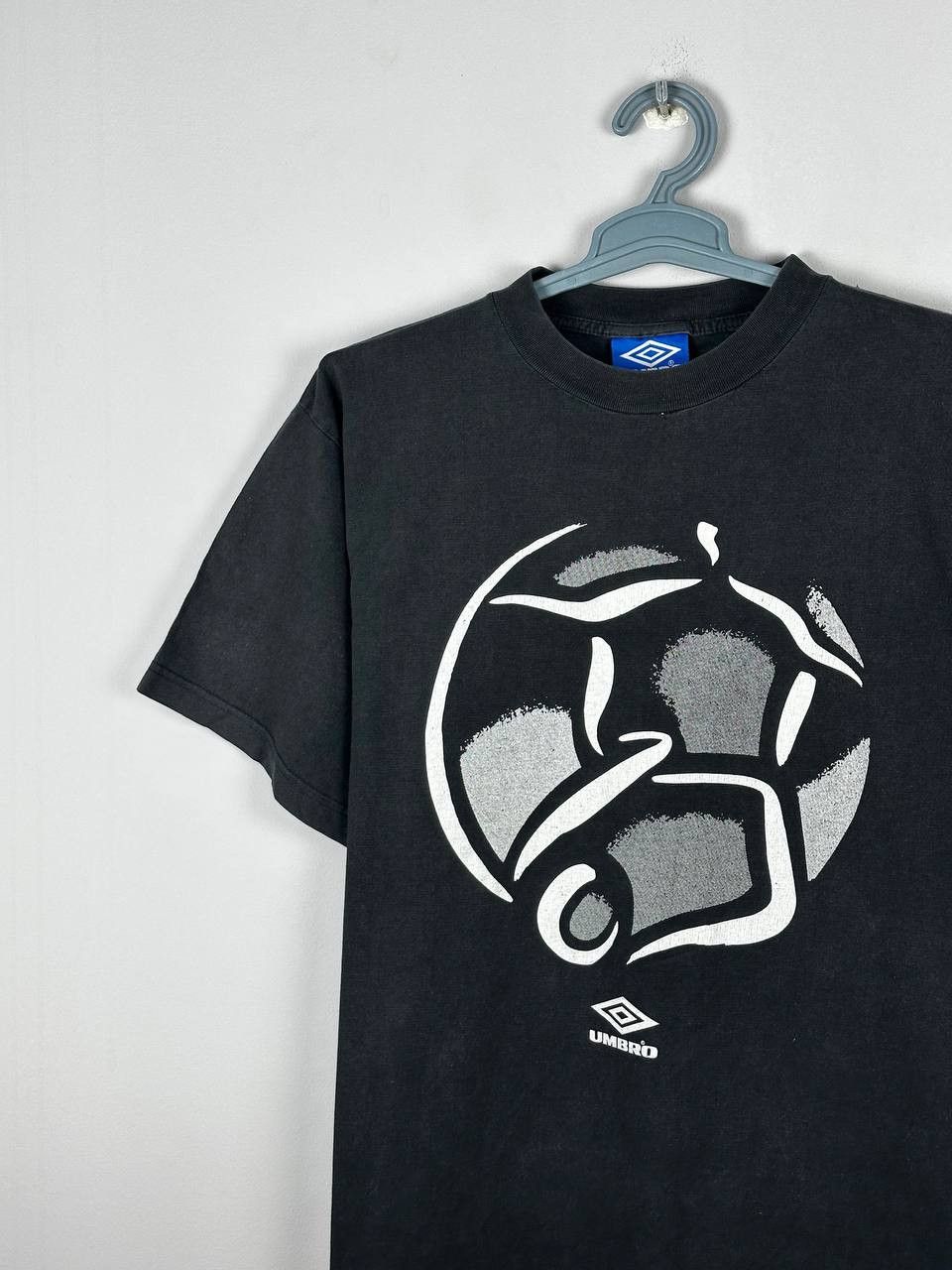 Umbro Vintage Umbro t shirt oversize y2k big logo Faded Size US L / EU 52-54 / 3 - 4 Thumbnail