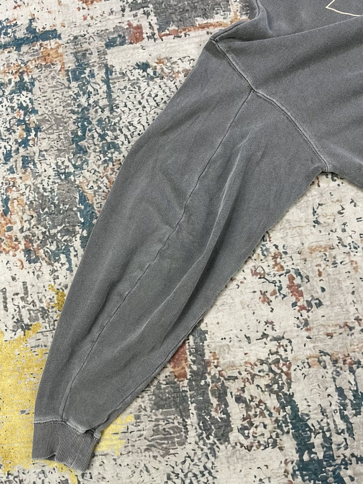Billabong Vtg 90s Billabong Embossed Logo Faded Grey Sweatshirt Size US M / EU 48-50 / 2 - 4 Thumbnail