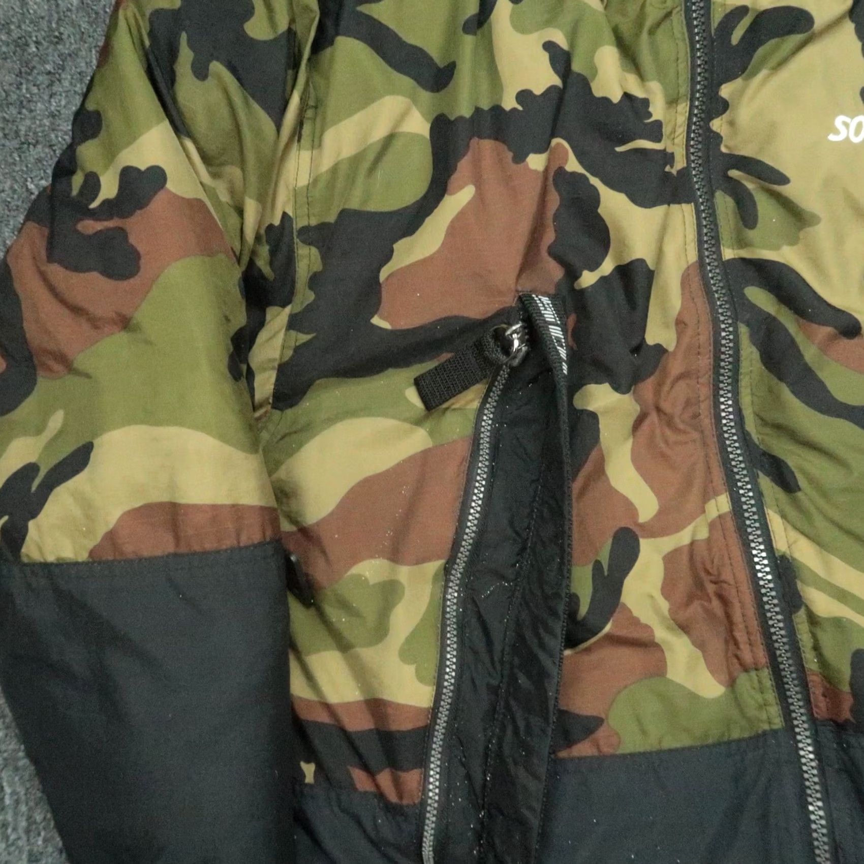 Southpole VINTAGE Southpole Jacket Mens M Green Camouflage Reversible Puffer Full Zip Insulated Lined Nylon Black/Green Mens Size US M / EU 48-50 / 2 - 4 Thumbnail