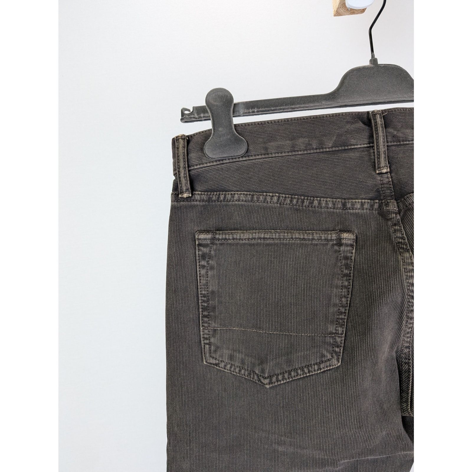 o1rshd1 Slim Jeans in Brown