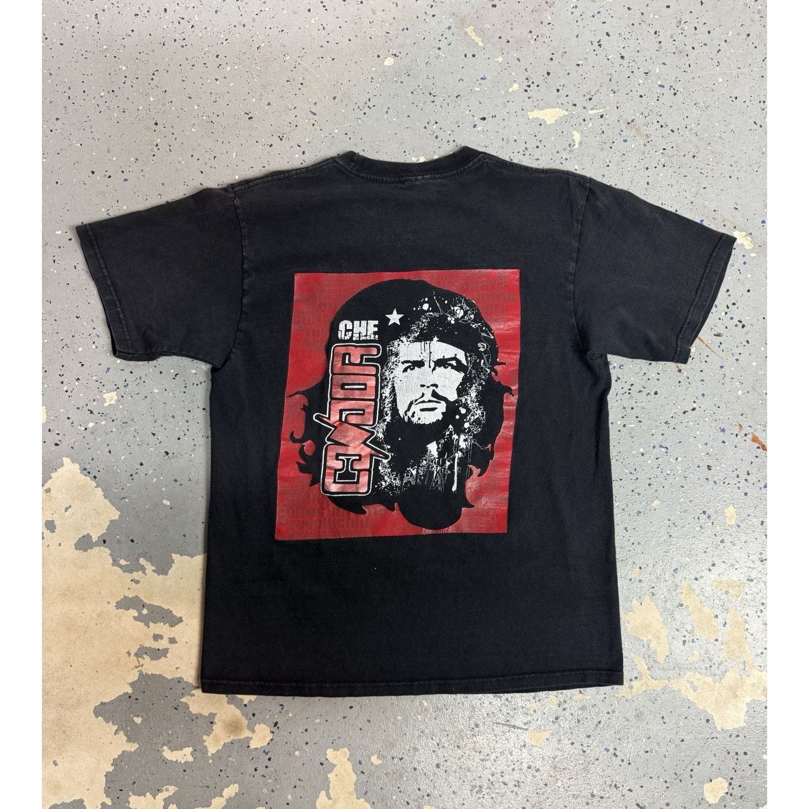 Gildan Y2k Che Guevara “Che” Graphic T-Shirt Black | Size US M / EU 48-50 / 2 - 3 Thumbnail