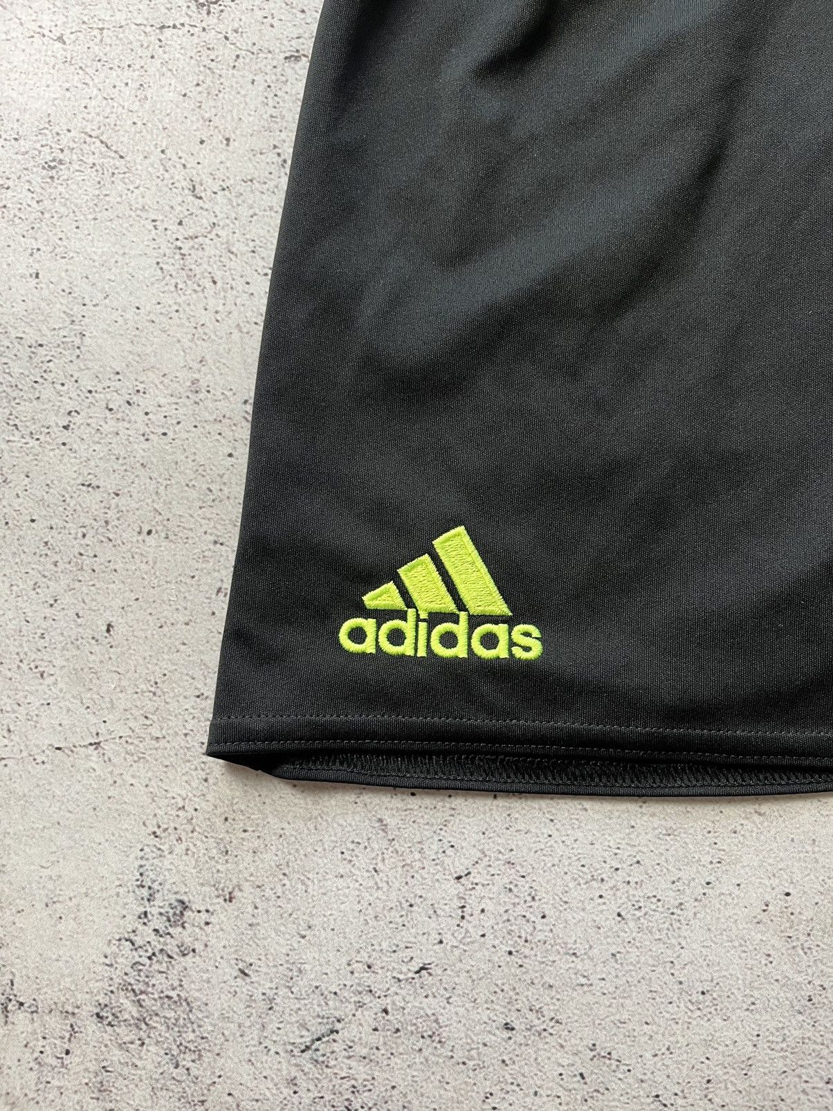 Adidas × Chelsea Soccer ADIDAS FC CHELSEA LONDON 2016 AWAY FOOTBALL SHORTS SOCCER Size US 30 / EU 46 - 3 Thumbnail