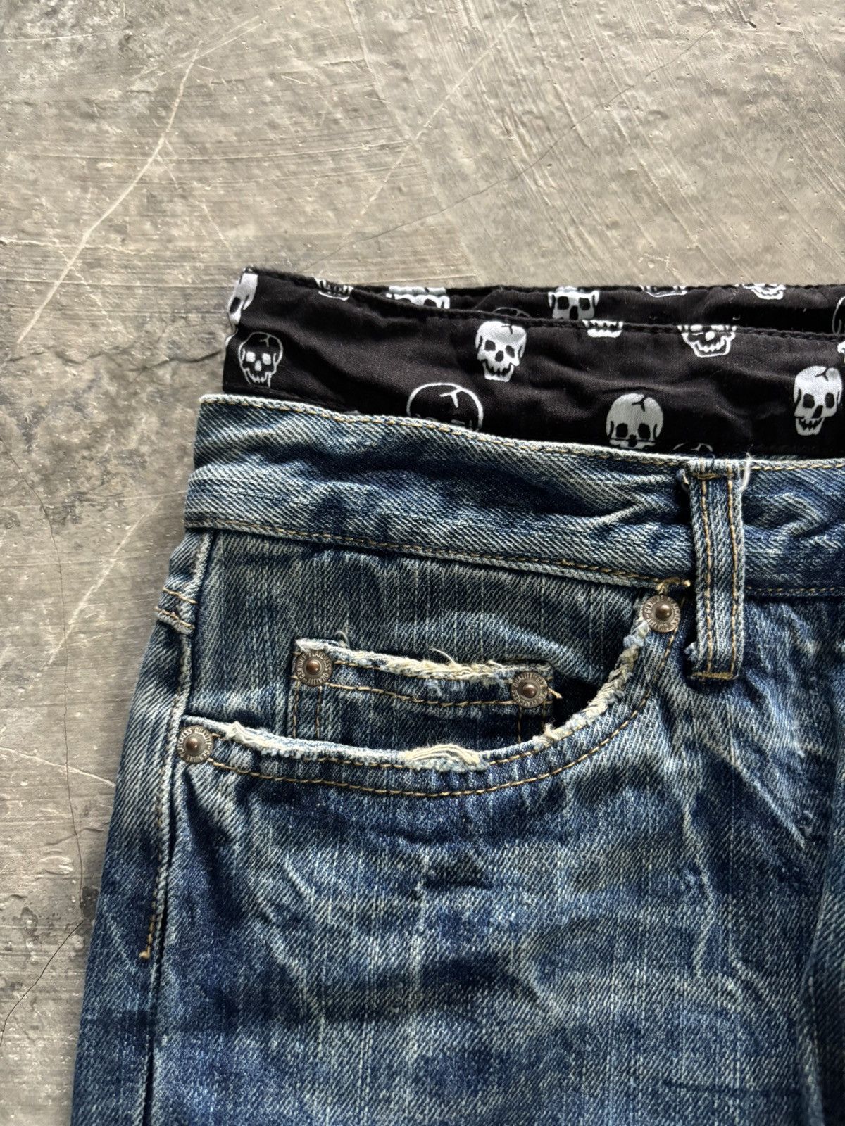 Hysteric Glamour CRAZY DOUBLE WAIST JAPANESE BRAND SKULL DISTRESSED DENIM Size US 28 / EU 44 - 9 Thumbnail