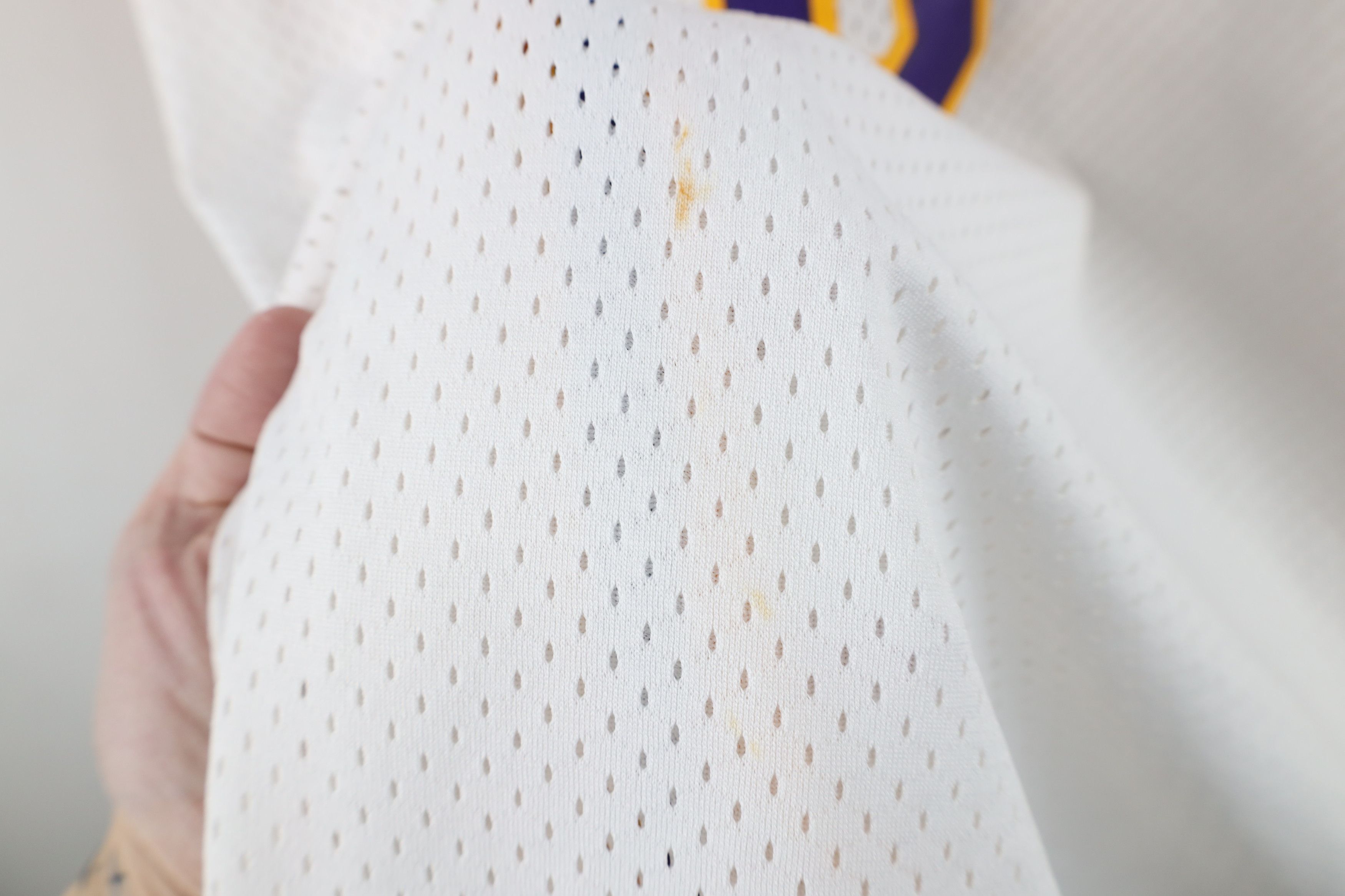 Nike Vintage Nike Los Angeles Lakers Basketball Jersey White #8 Size US XL / EU 56 / 4 - 6 Thumbnail