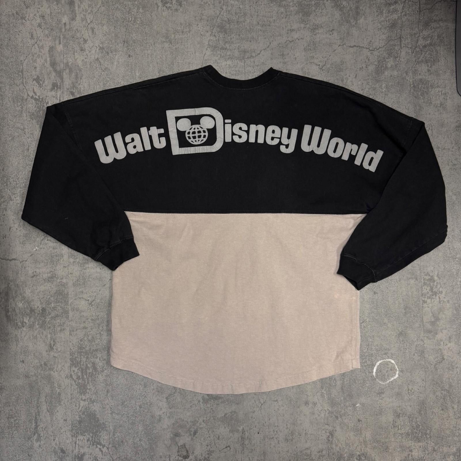 Designer Walt Disney Long sleeve -- M -- Size US M / EU 48-50 / 2 - 2 Thumbnail