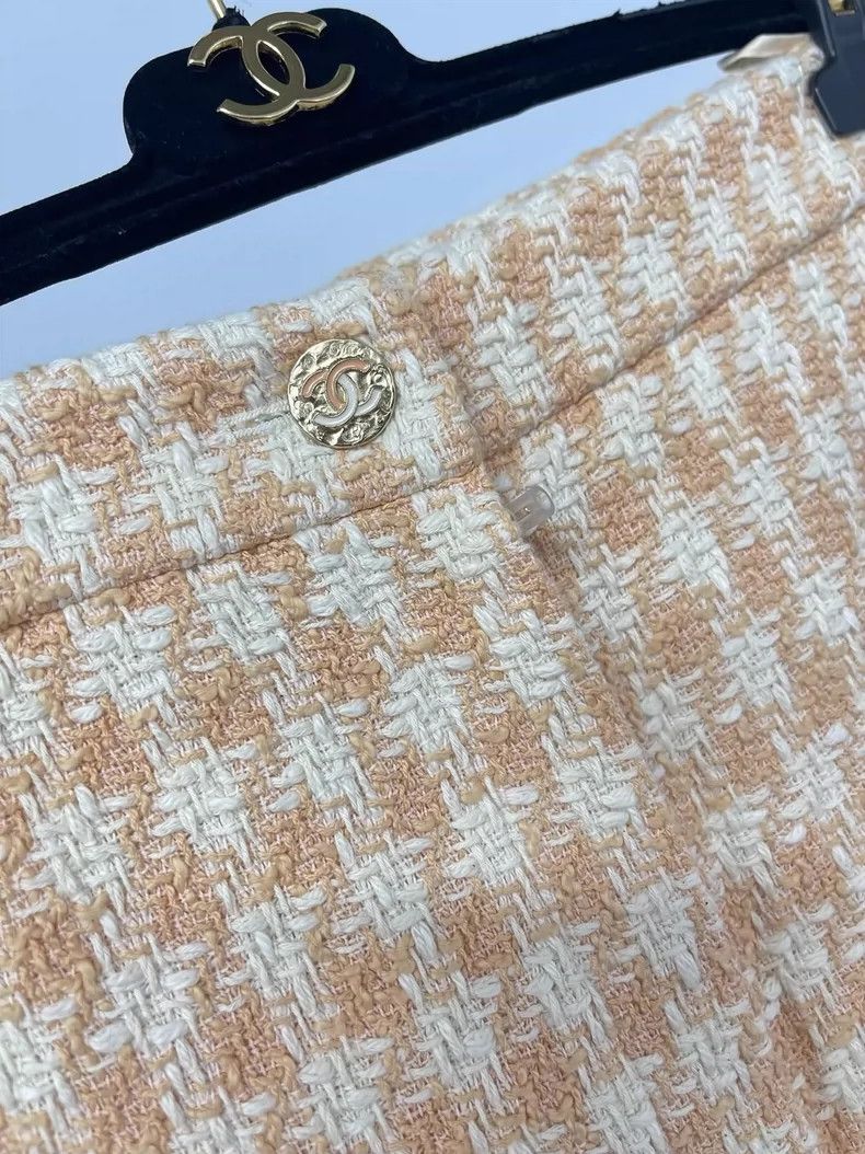 Chanel Chanel 23S spring and summer orange plaid tweed trousers Size 26" / US 2 / IT 38 - 3 Thumbnail
