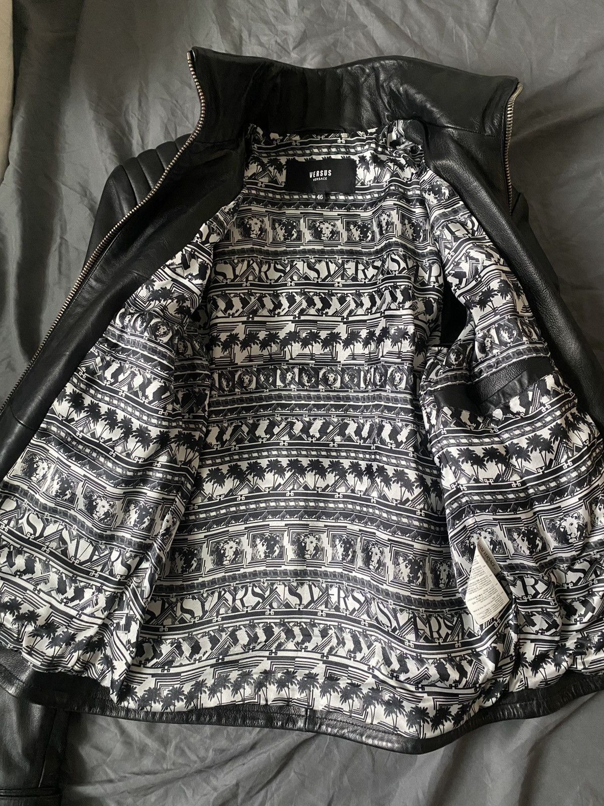 Versace × Versus Versace Black Versace Leather Jacket DeadStock Size US S / EU 44-46 / 1 - 4 Thumbnail