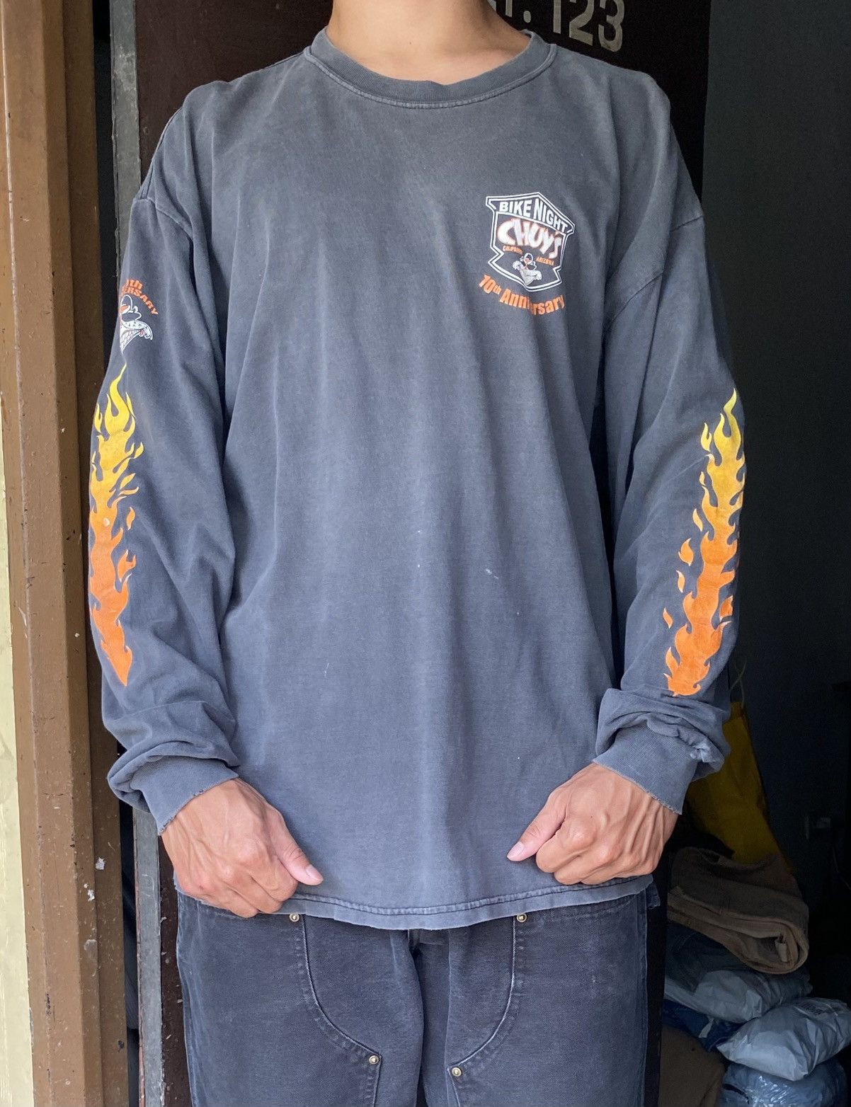 Vintage SOLD OUT Vintage Chuy’s Bike Night Flamine sleeve Size US XL / EU 56 / 4 - 3 Thumbnail