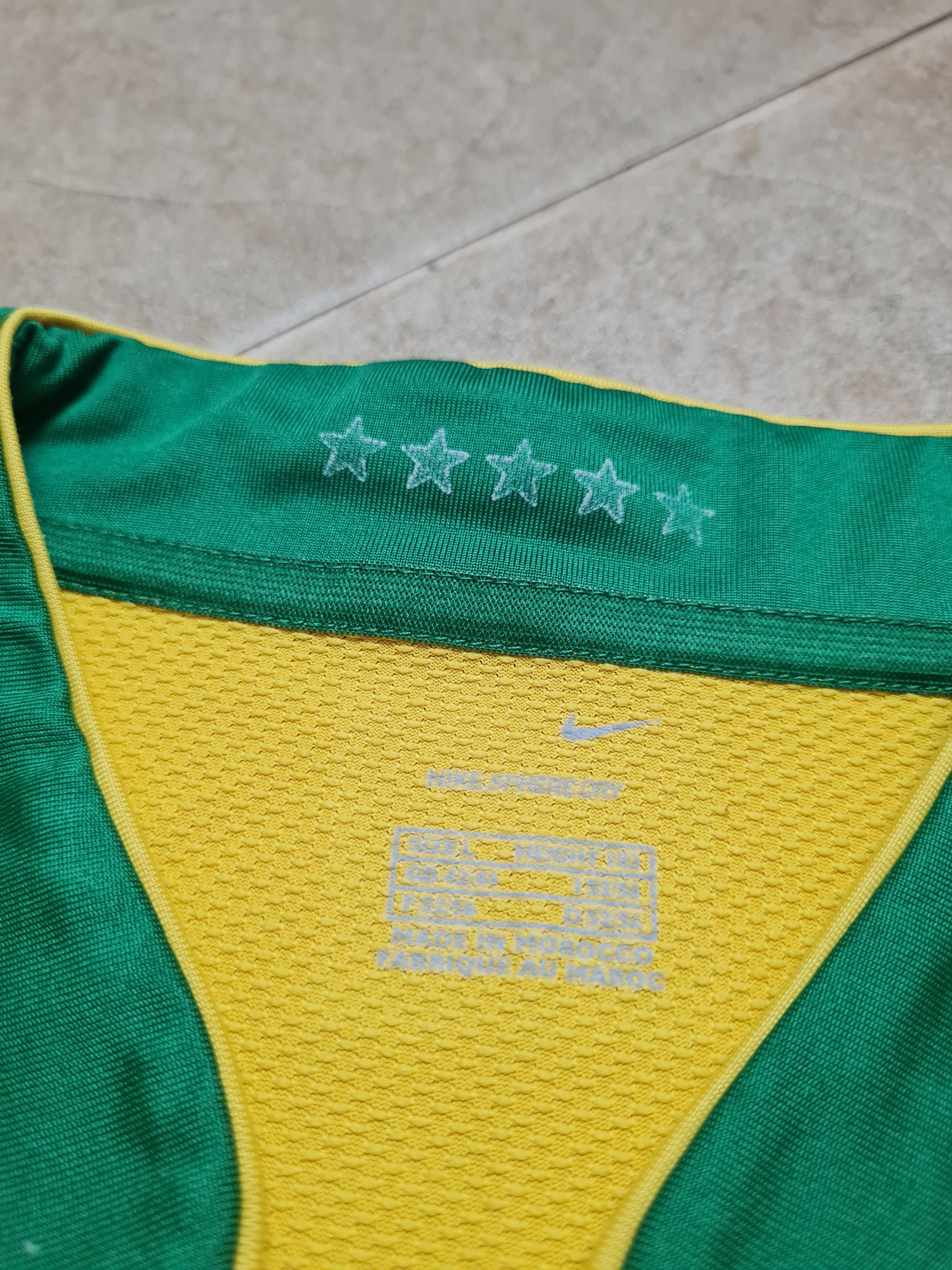 Nike Vintage Football Nike Brazil 2006 World Cup Soccer shirt Size US L / EU 52-54 / 3 - 14 Thumbnail