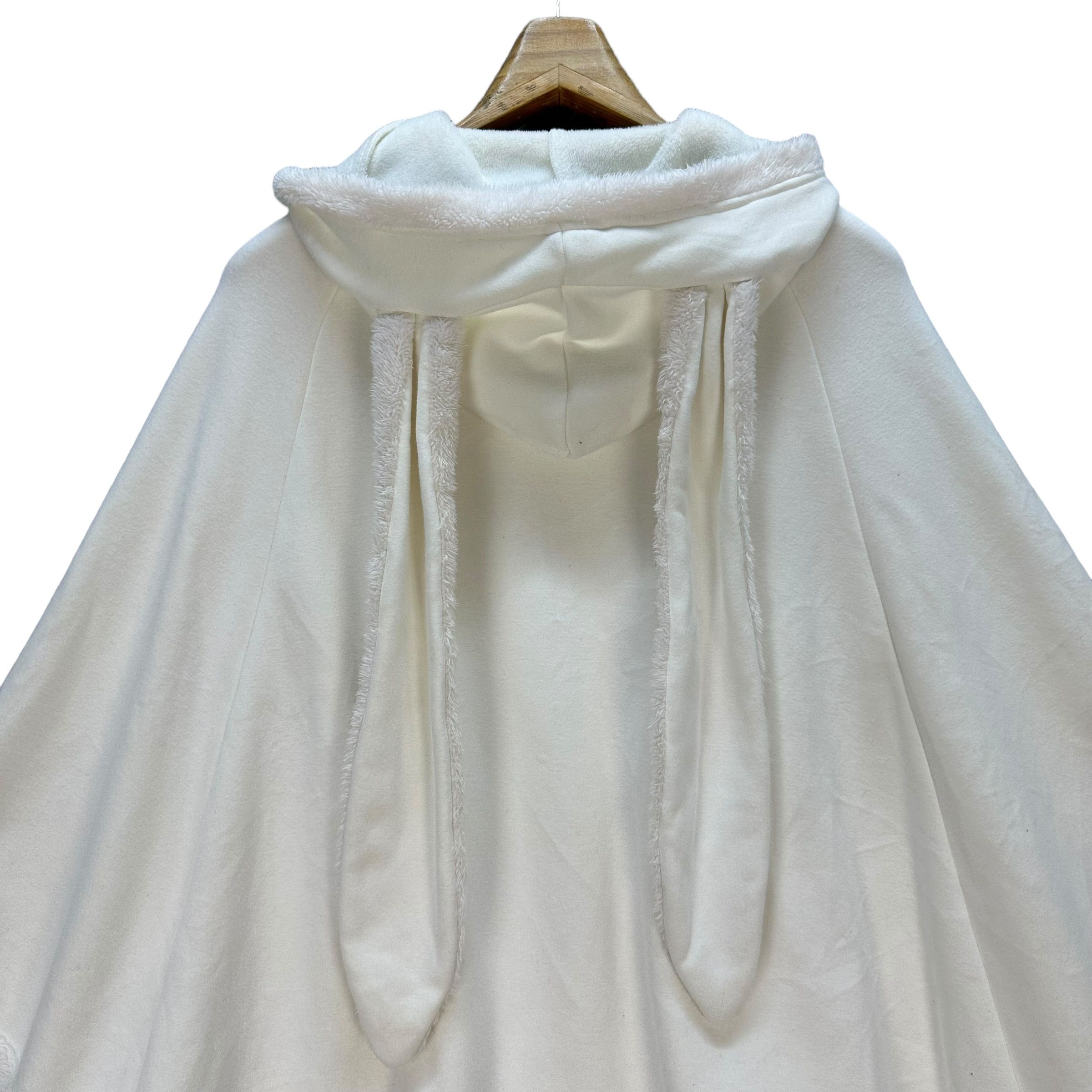 Japanese Brand ALGONQUINS Rabbit White Cape #A41-0945 Size ONE SIZE - 12 Thumbnail