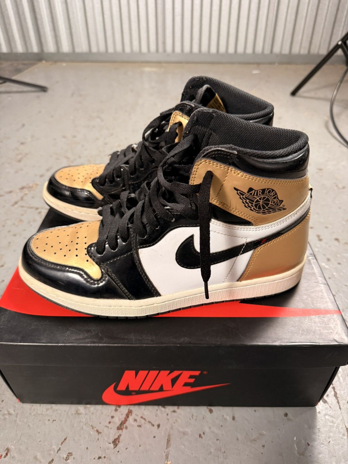 Jordan Brand Used Jordan 1 Gold Toes Size US 9 / EU 42 - 10 Thumbnail