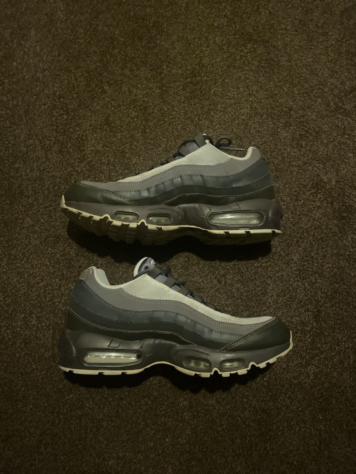 Nike Nike airmax 95s men’s size 8.5UK Size US 9.5 / EU 42-43 - 2 Thumbnail