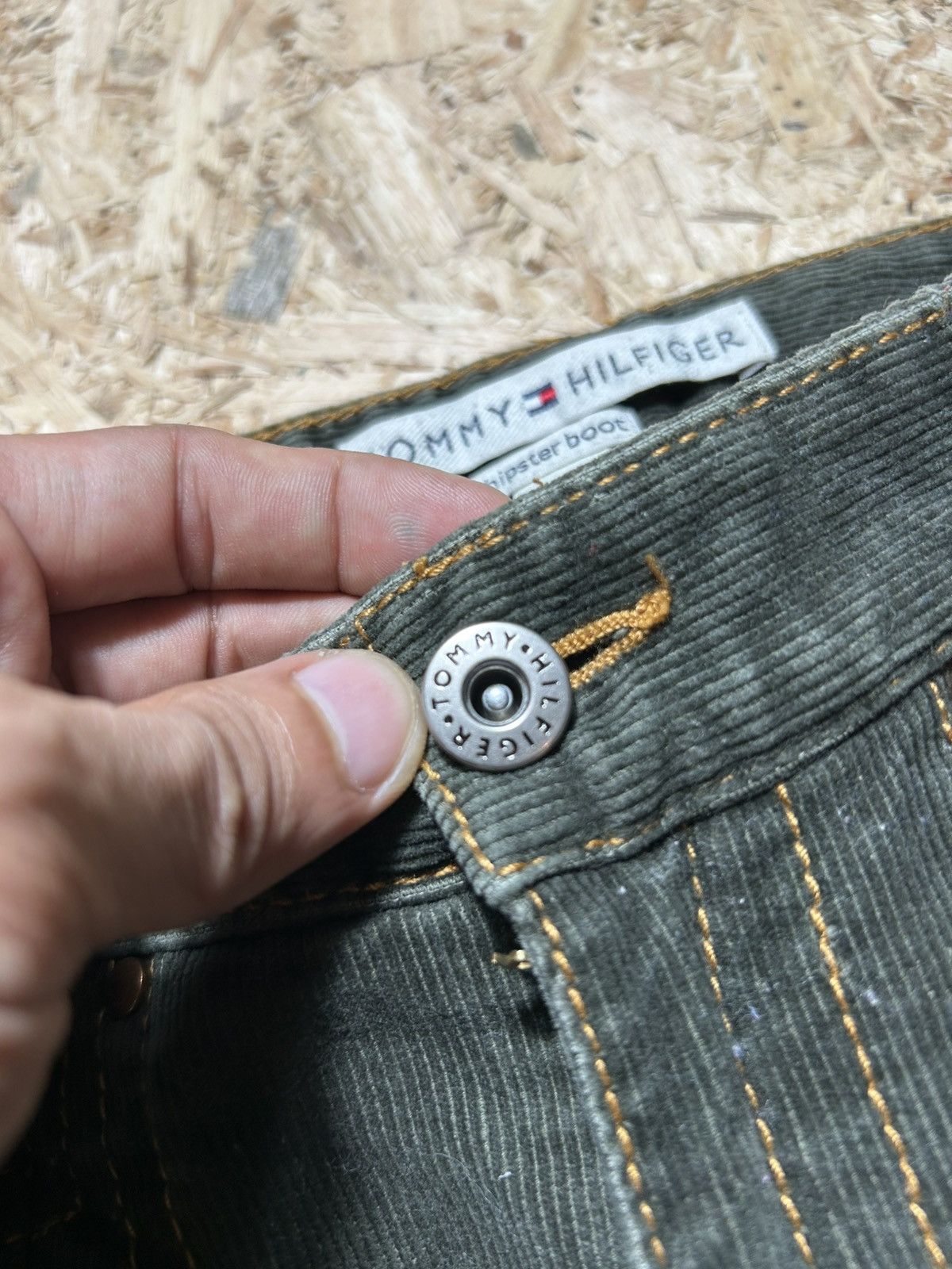 Tommy Hilfiger Tommy Hilfiger Corduroy Flare Jeans Size 31" - 5 Thumbnail