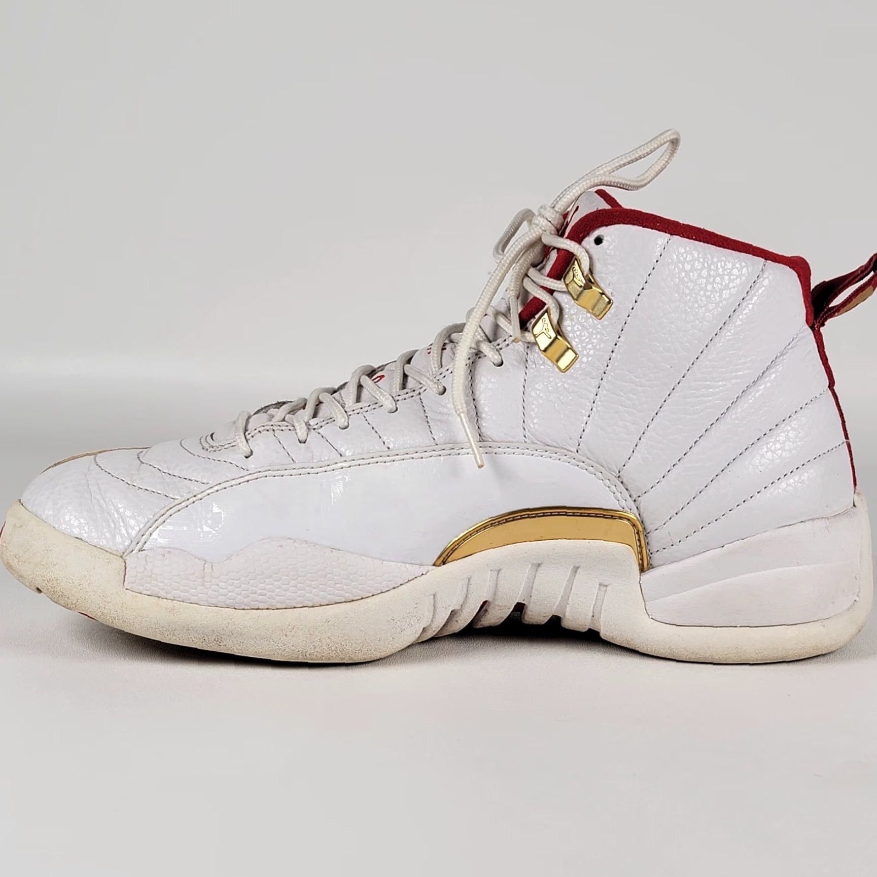 Jordan Brand Nike Air Jordan 12 Retro White/Red/Metallic Gold Mens Size 11 US Leather Upper High Top Sneaker Basketball Casual Size ONE SIZE - 5 Thumbnail