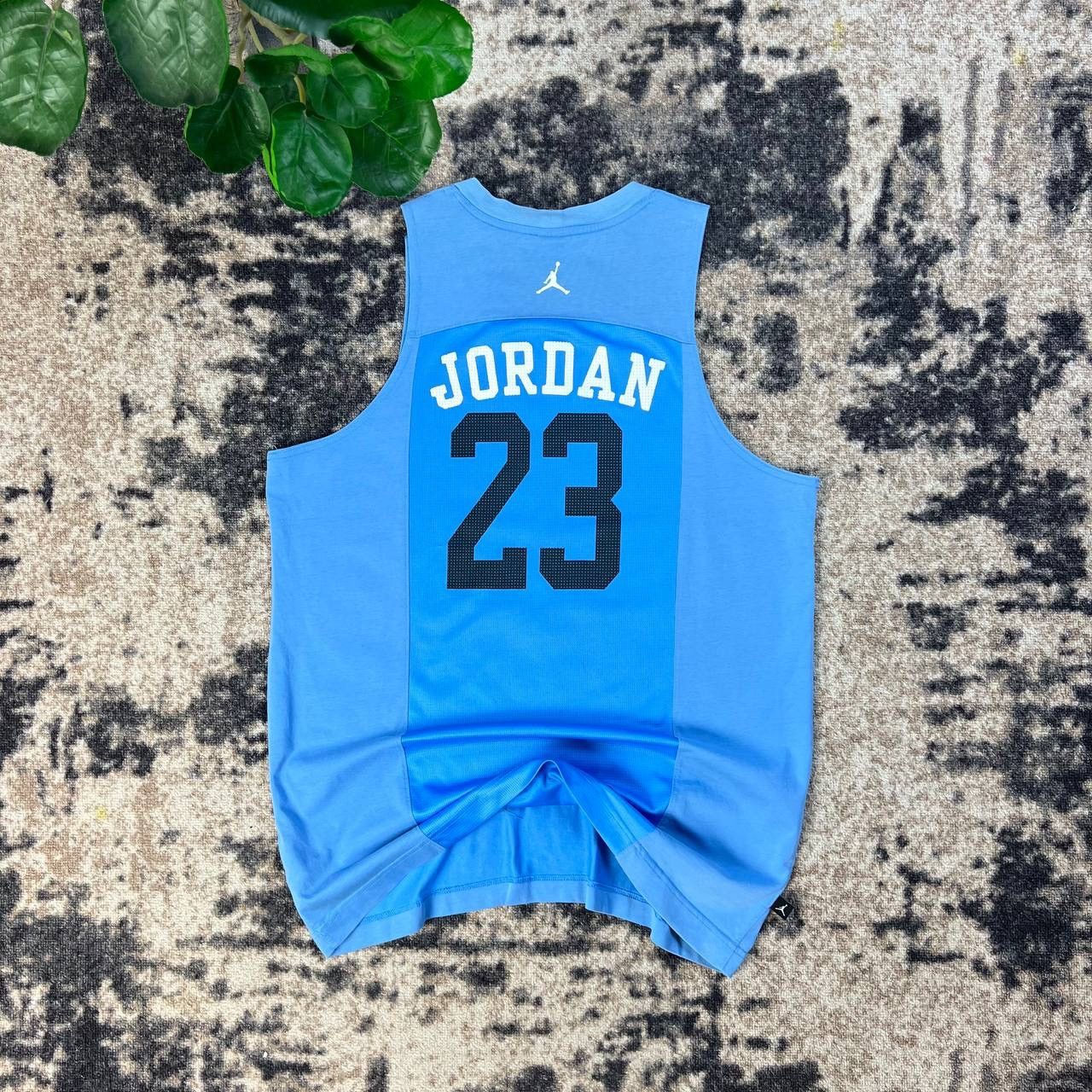 Jordan Brand Jordan Big Logo Vintage Y2K Tank Top Streetwear Style Size US L / EU 52-54 / 3 - 1 Thumbnail