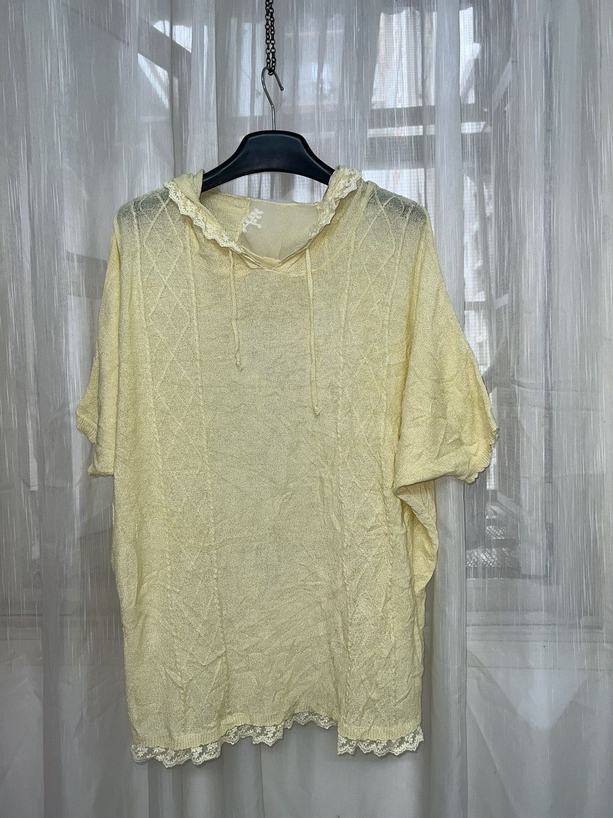 LIZ LISA Axes Femme pastel yellow knit poncho hoodie 🧝🏻‍♀️ Size ONE SIZE - 14 Thumbnail